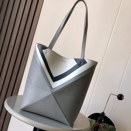 Loewe V Puzzle Tote Bag in Classic Calfskin Multicolour Leather