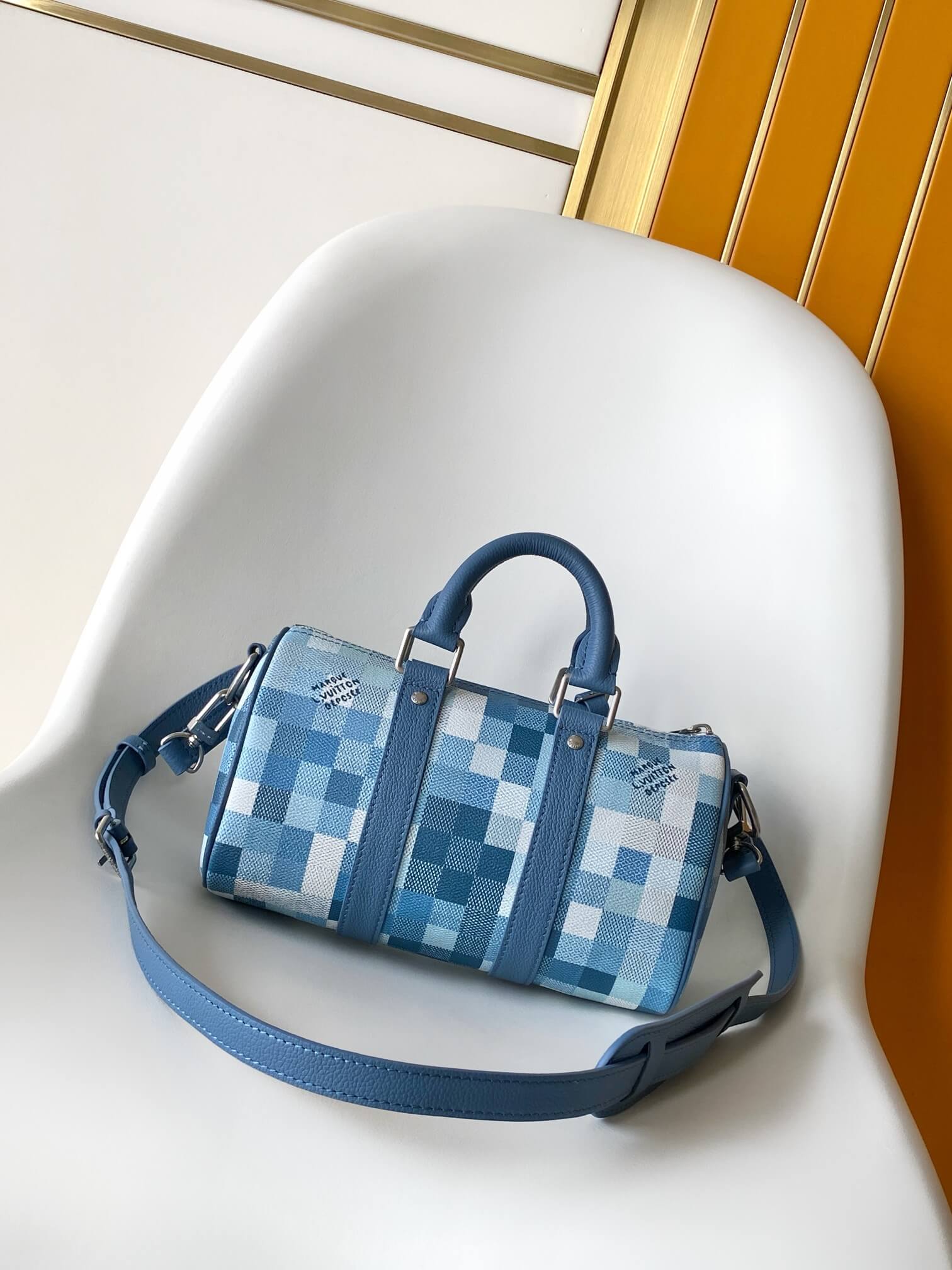 Louis Vuitton Keepall Bandoulière 25 Damier Pop Blue Canvas Limited Edition Crossbody Bag. - Image 8