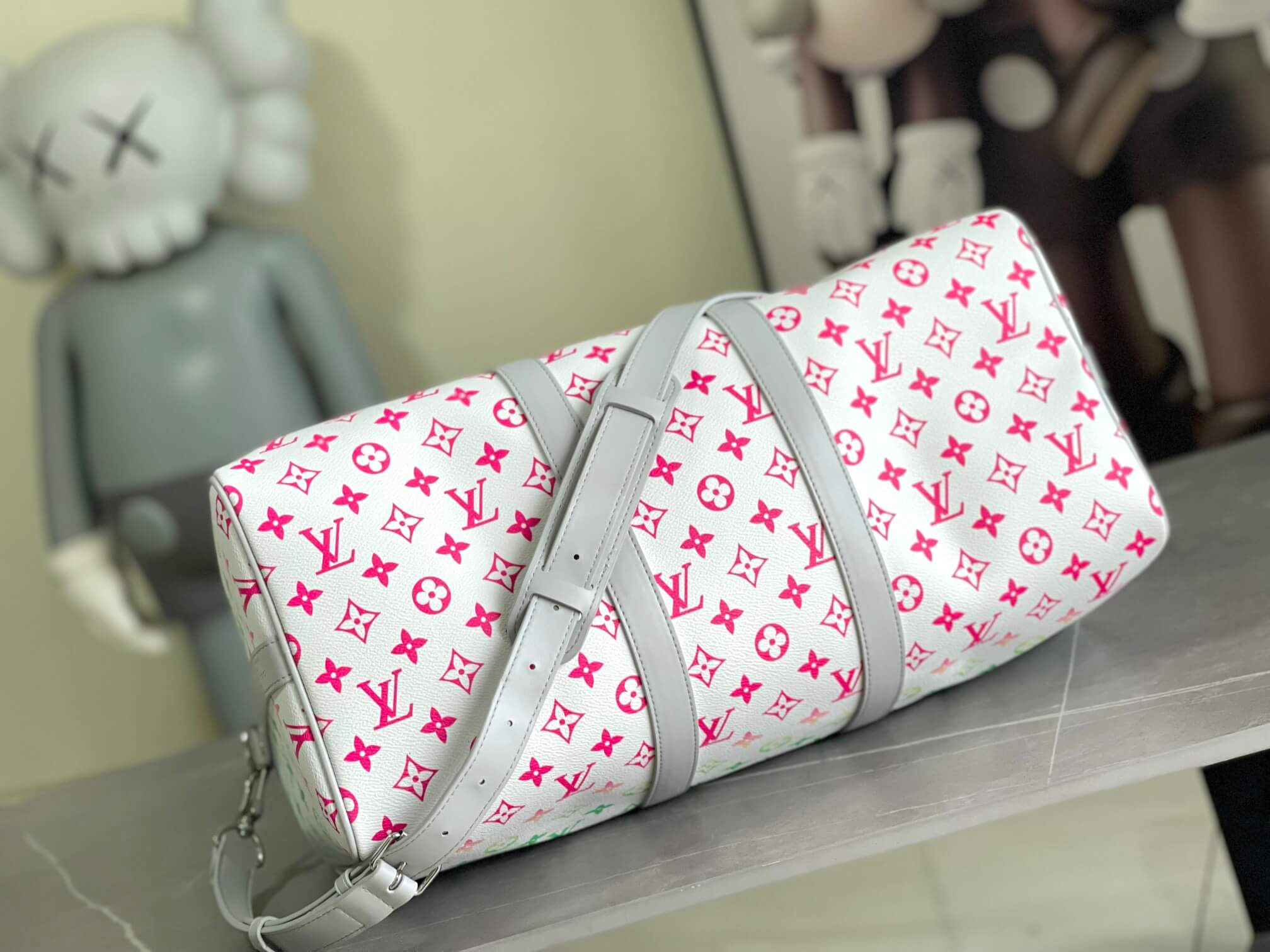 Louis Vuitton Monogram Sunset Keepall Bandoulière 50 White Rainbow Canvas Travel Bag - Image 8
