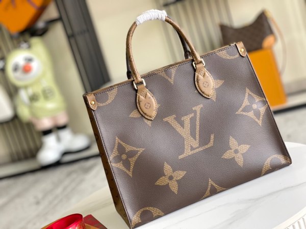 Louis Vuitton OnTheGo MM Monogram Giant Canvas Tote Bag M45039.
