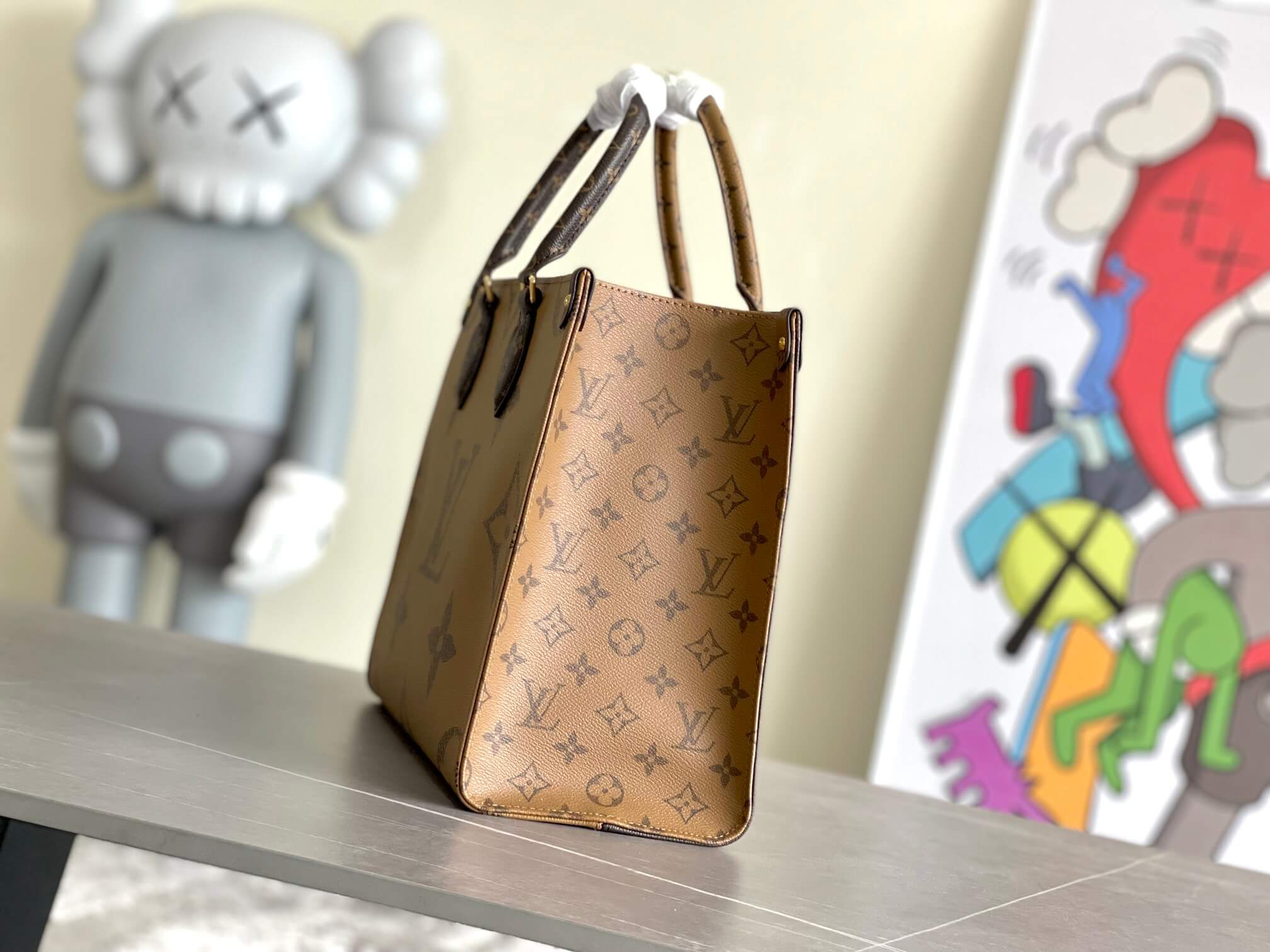 Louis Vuitton OnTheGo MM Monogram Reverse Canvas Tote Bag - Image 3