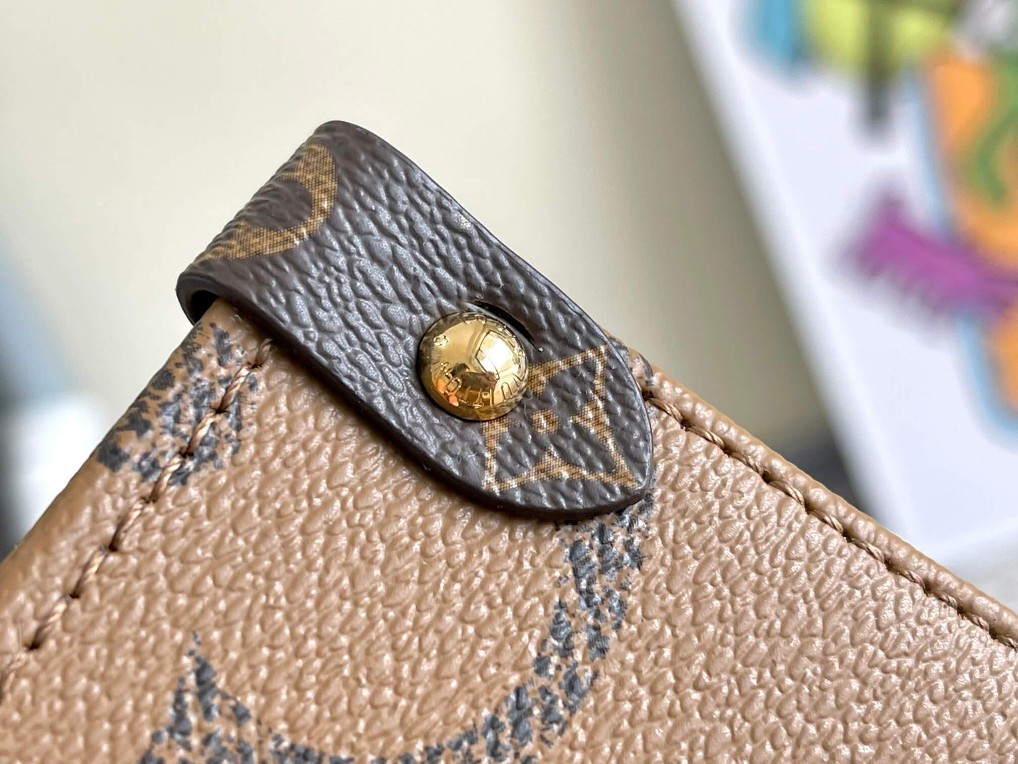 Louis Vuitton OnTheGo MM Monogram Reverse Canvas Tote Bag - Image 6