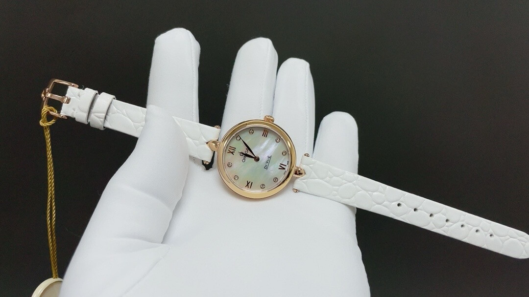 Omega De Ville Dewdrop 18K Rose Gold Mother of Pearl Diamond Ladies Watch – Elegant Swiss Timepiece
