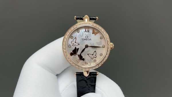 Omega De Ville Prestige Butterfly Diamond Bezel “Rose Gold Mother of Pearl”