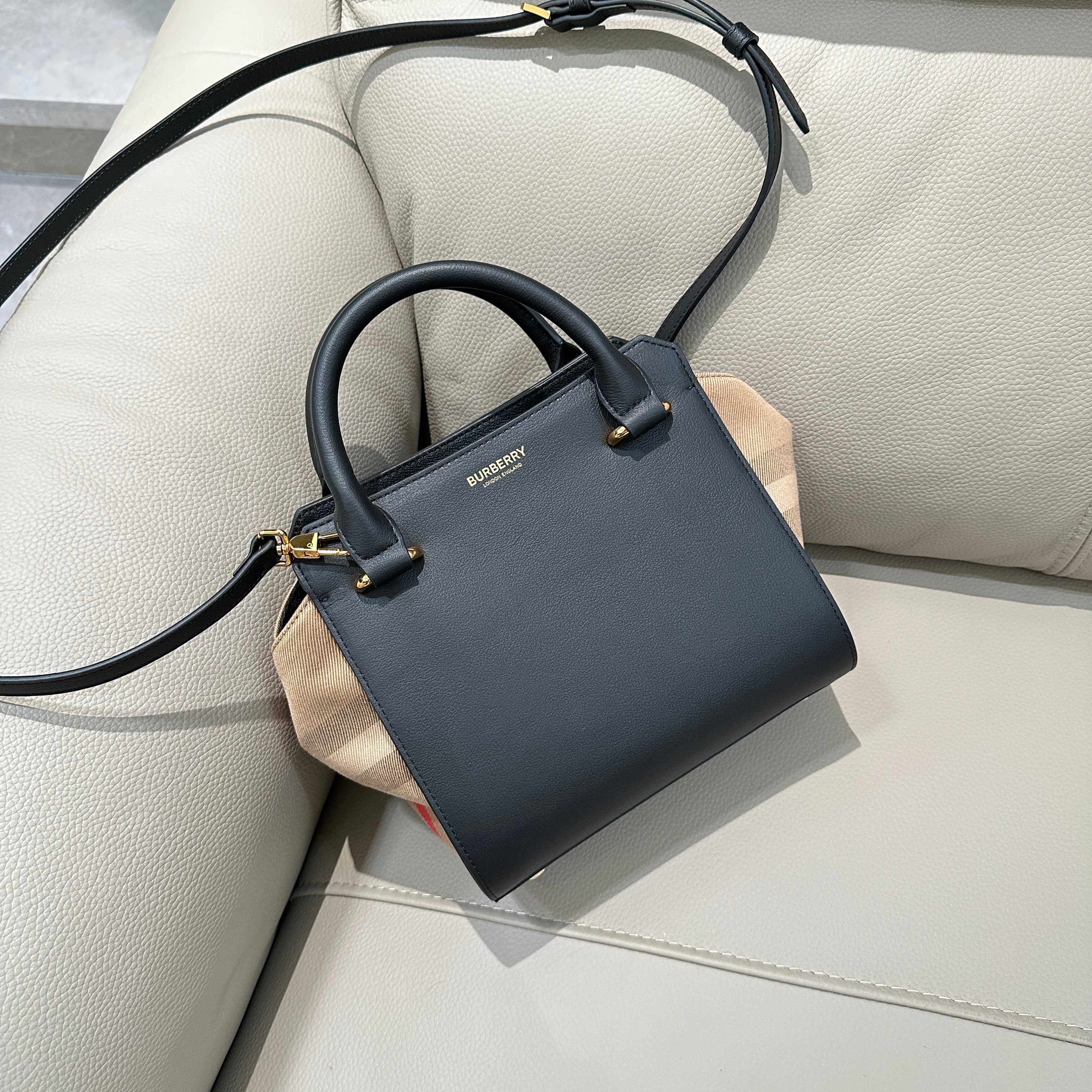 Burberry Small Banner Vintage Check and Leather Tote Bag in Black. - Image 2