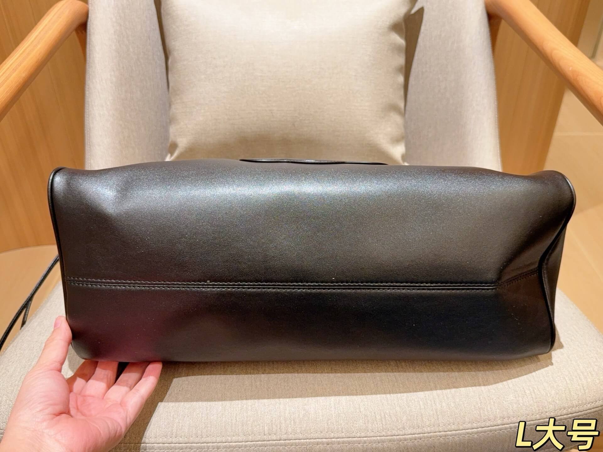 Celine Cabas Thais Cuir Triomphe Black Leather Tote Bag - Image 4