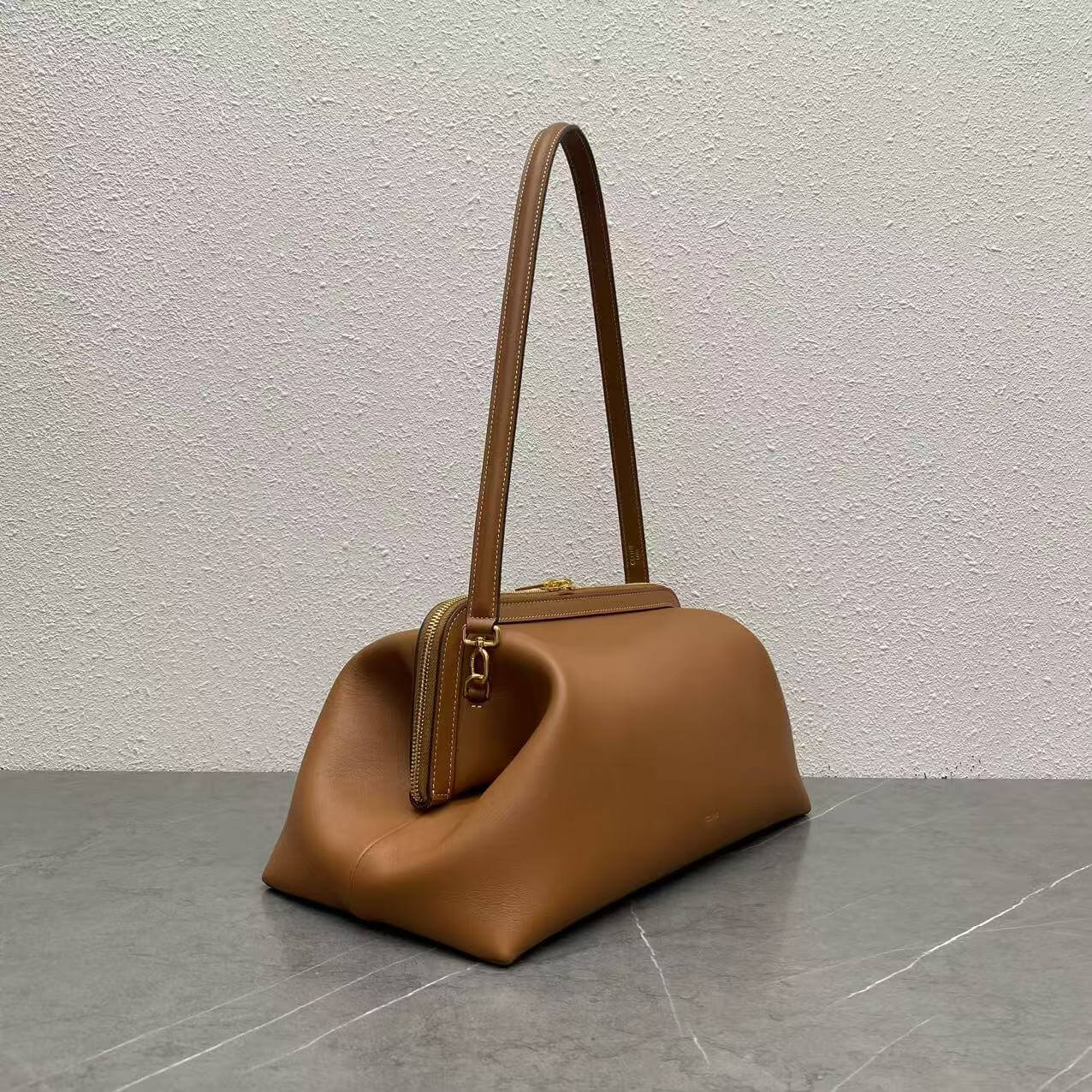 Celine Tan Smooth Calfskin Frame Shoulder Bag. - Image 3