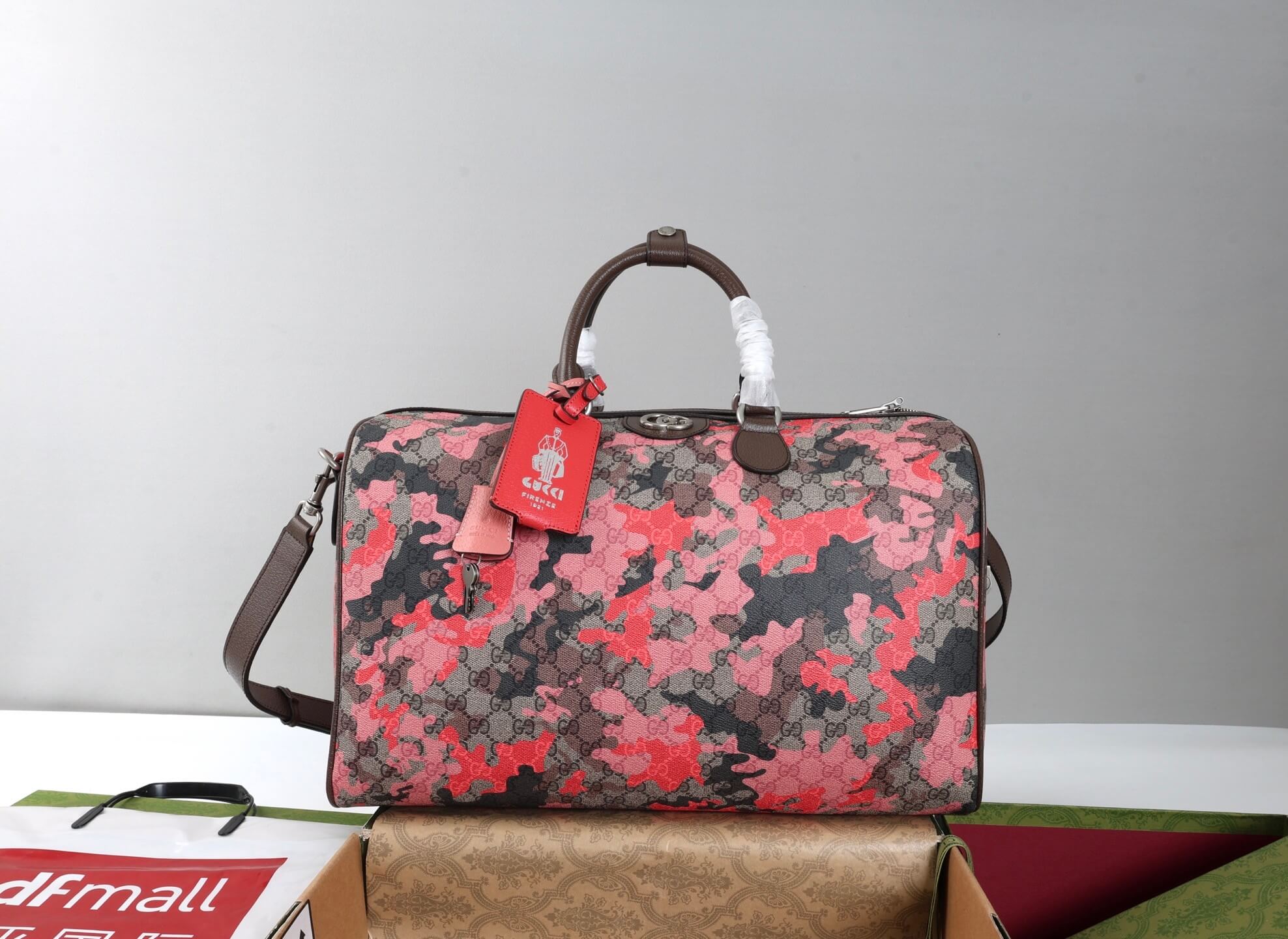 Gucci Pink and Red Camouflage GG Print Holdall Travel BagGucci Pink and Red Camouflage GG Print Holdall Travel Bag