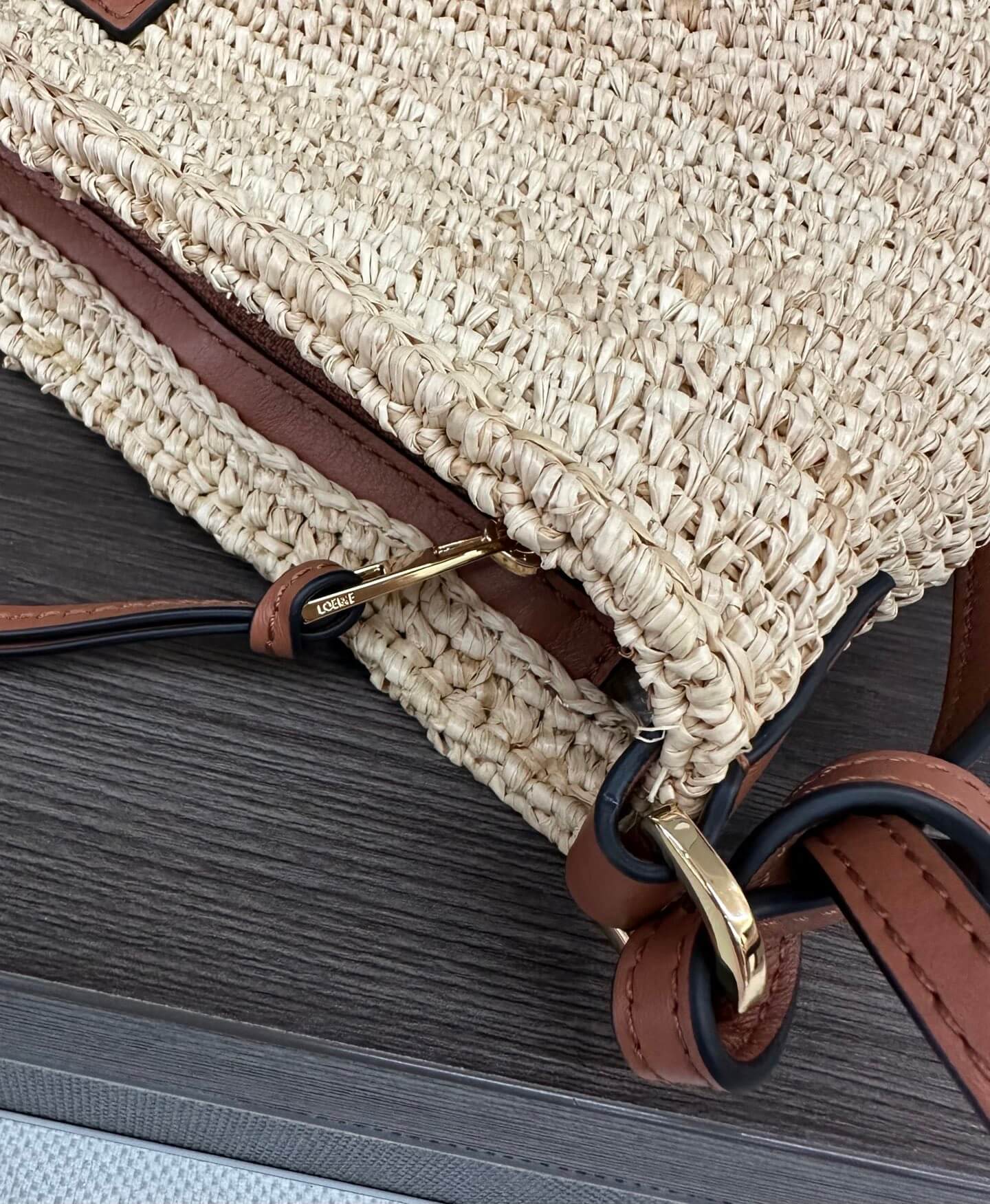Loewe Paula's Ibiza Pochette Raffia Tote with Embossed Anagram Leather Patch - Image 8