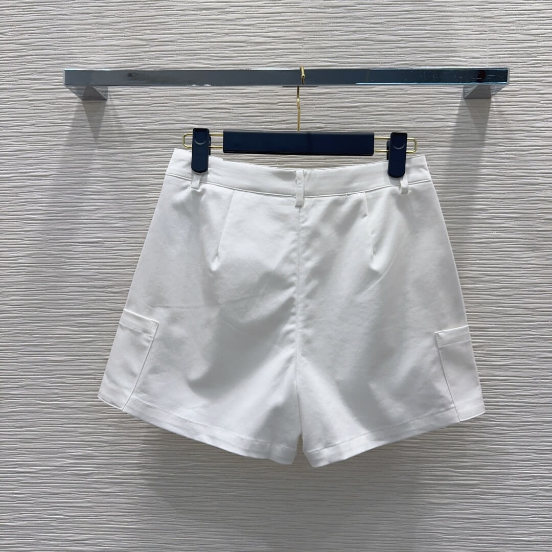 Louis Vuitton Cotton Cargo Utility Shorts with Embroidered Logo Patch – White - Image 2