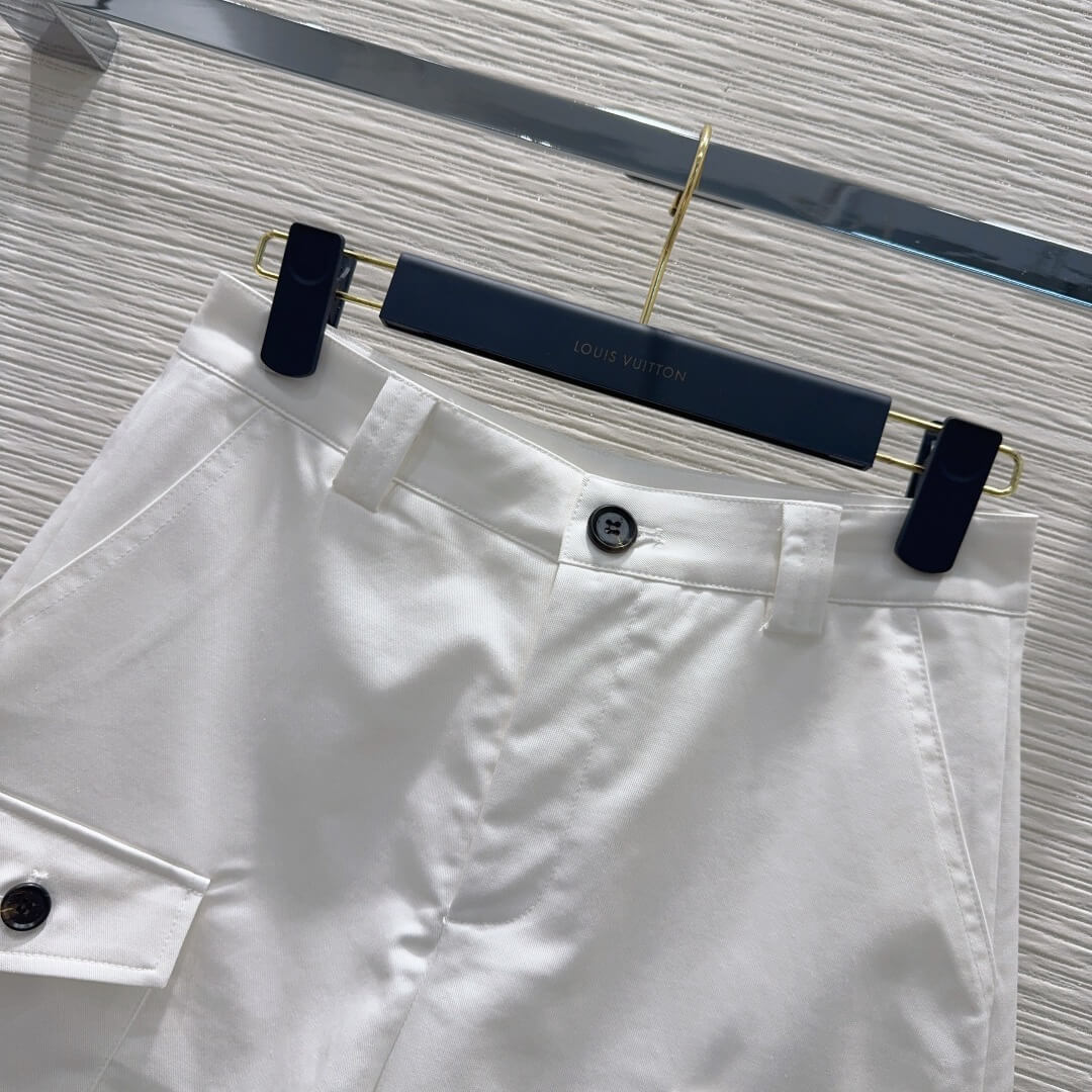 Louis Vuitton Cotton Cargo Utility Shorts with Embroidered Logo Patch – White - Image 3