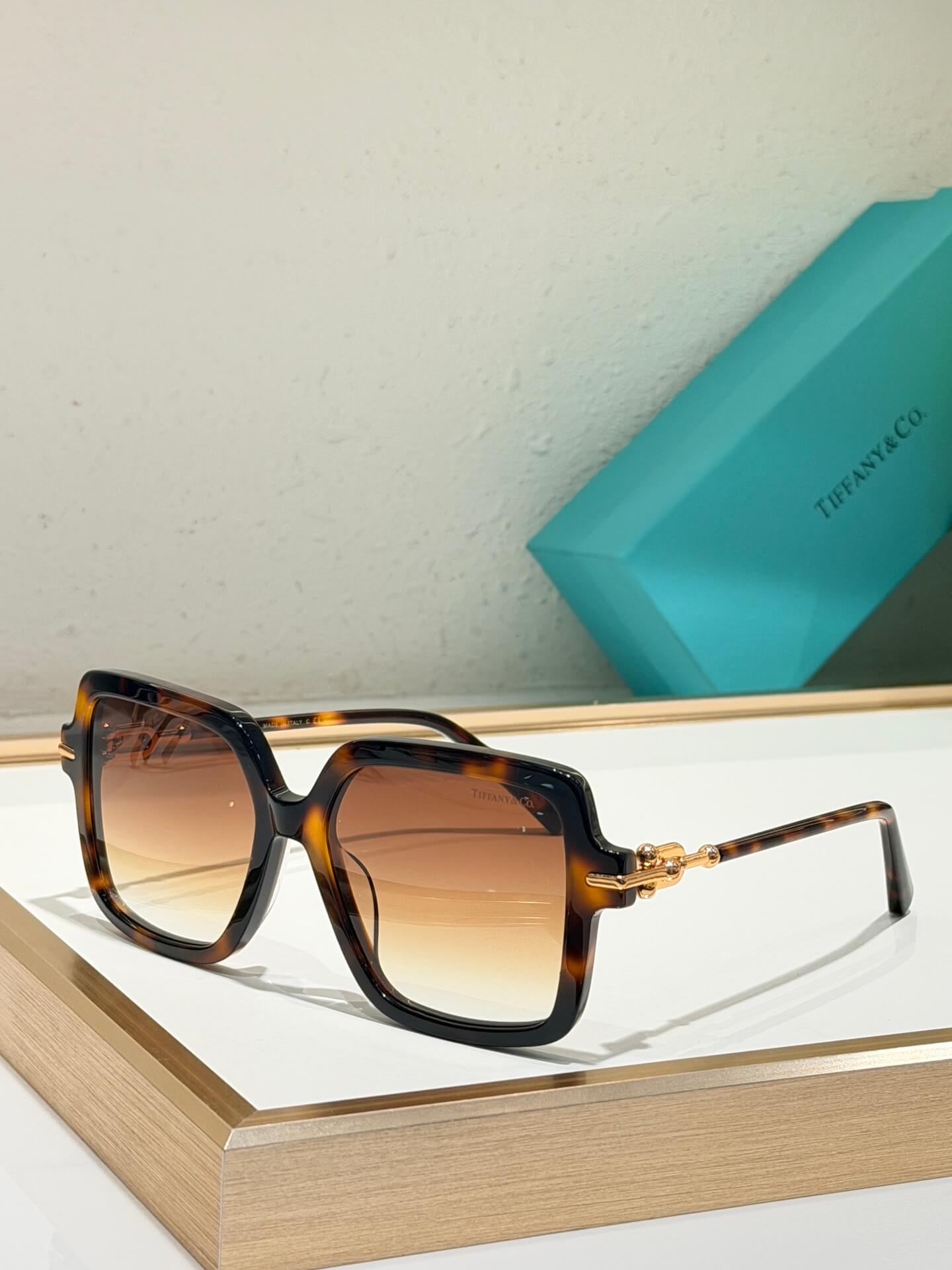 Tiffany & Co. TF4260U Oversized Square Sunglasses in Tortoiseshell