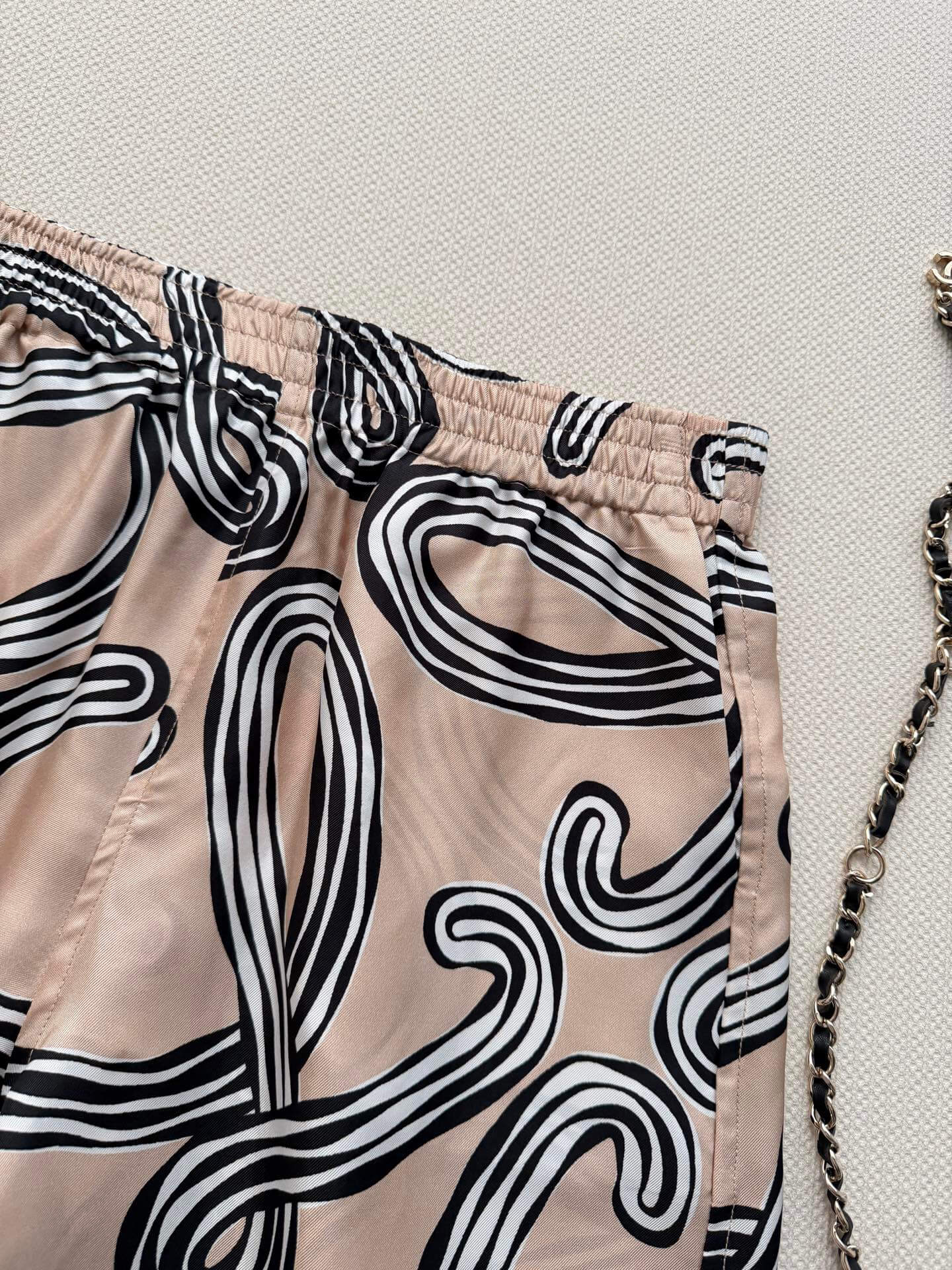 LOEWE x Paula’s Ibiza Silk Shorts – Beige and Black - Image 5