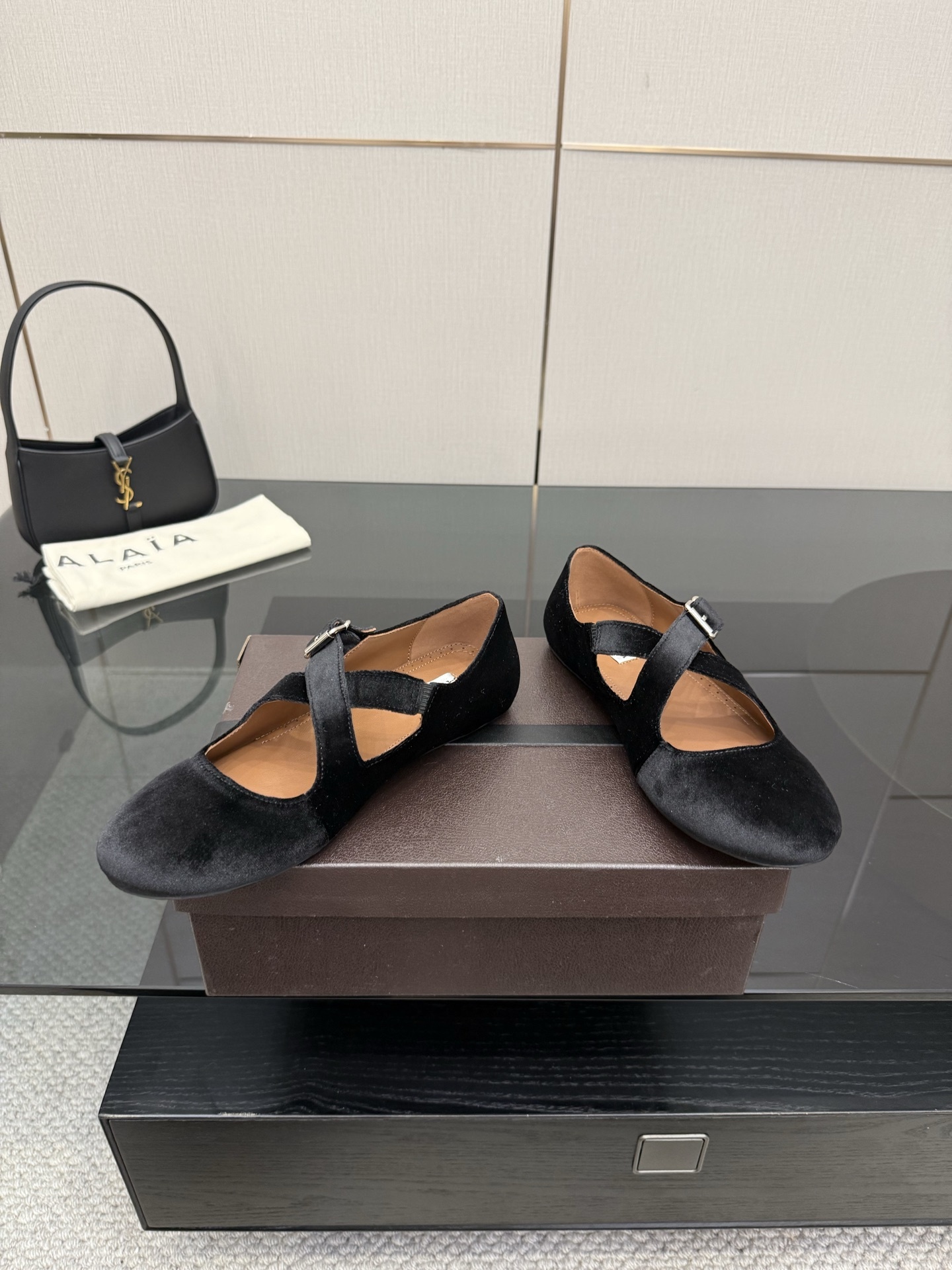 Alaïa Black Velvet Criss Cross Buckled Ballet Flats - Image 6