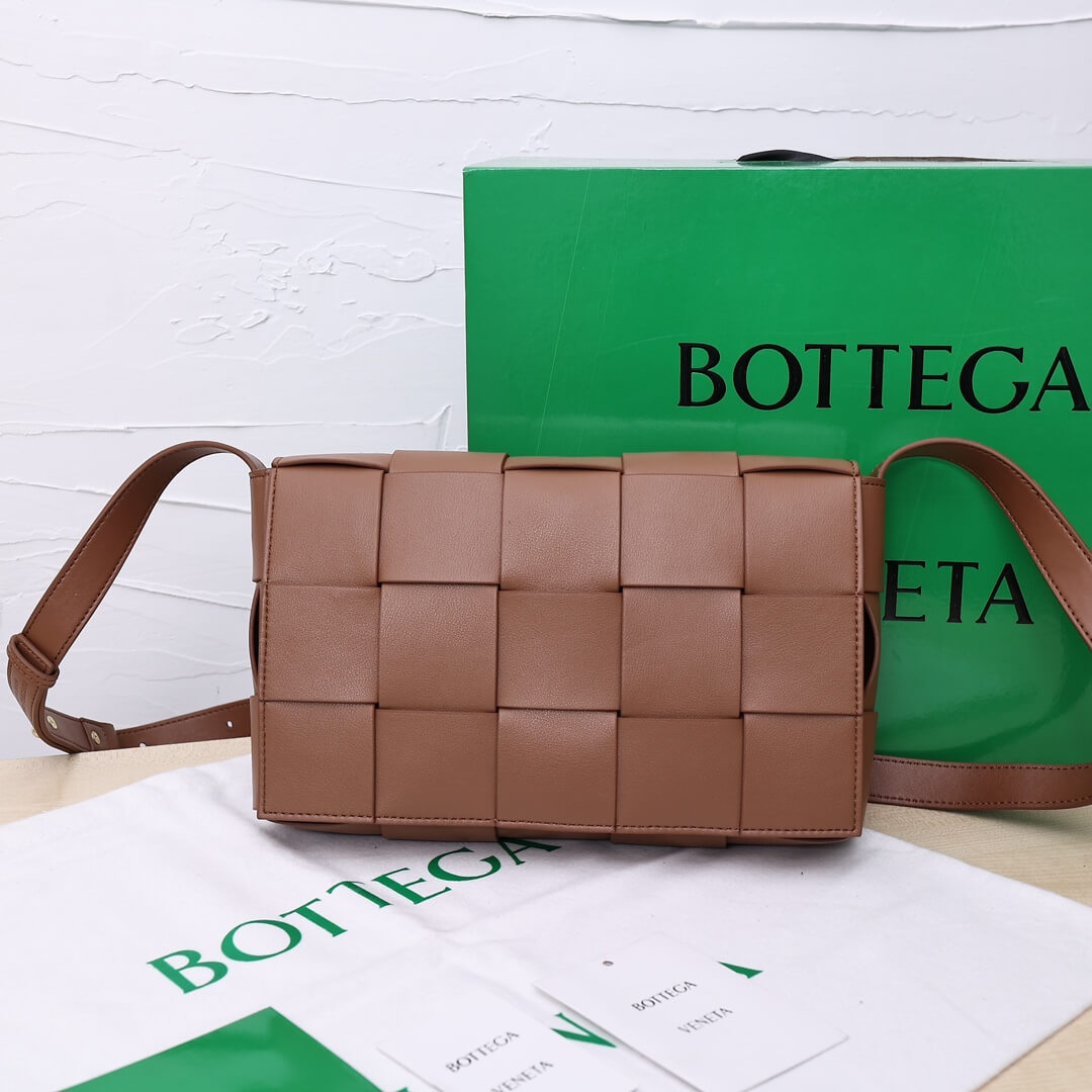 Bottega Veneta Intrecciato Leather Cassette Crossbody Shoulder Bag - Brown.