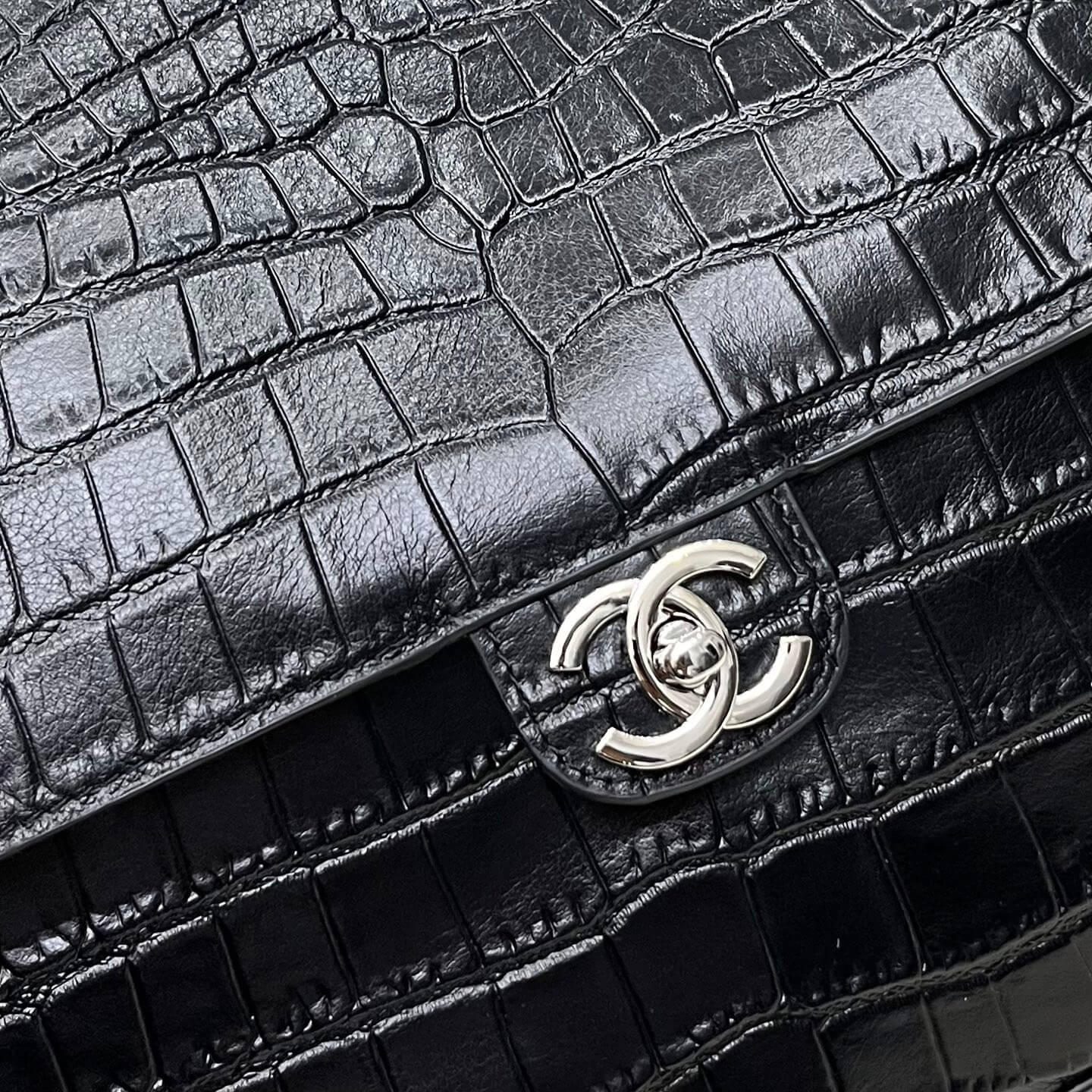 Chanel Black Crocodile-Embossed Leather Large Flap Bag with Silver Hardware - Image 5