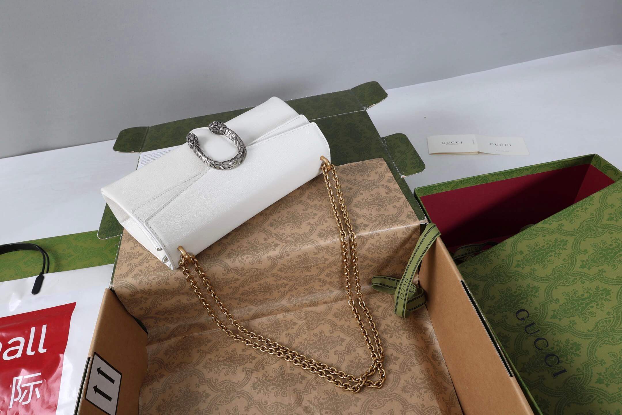 Gucci Dionysus White Leather Shoulder Bag with Chain Strap. - Image 4