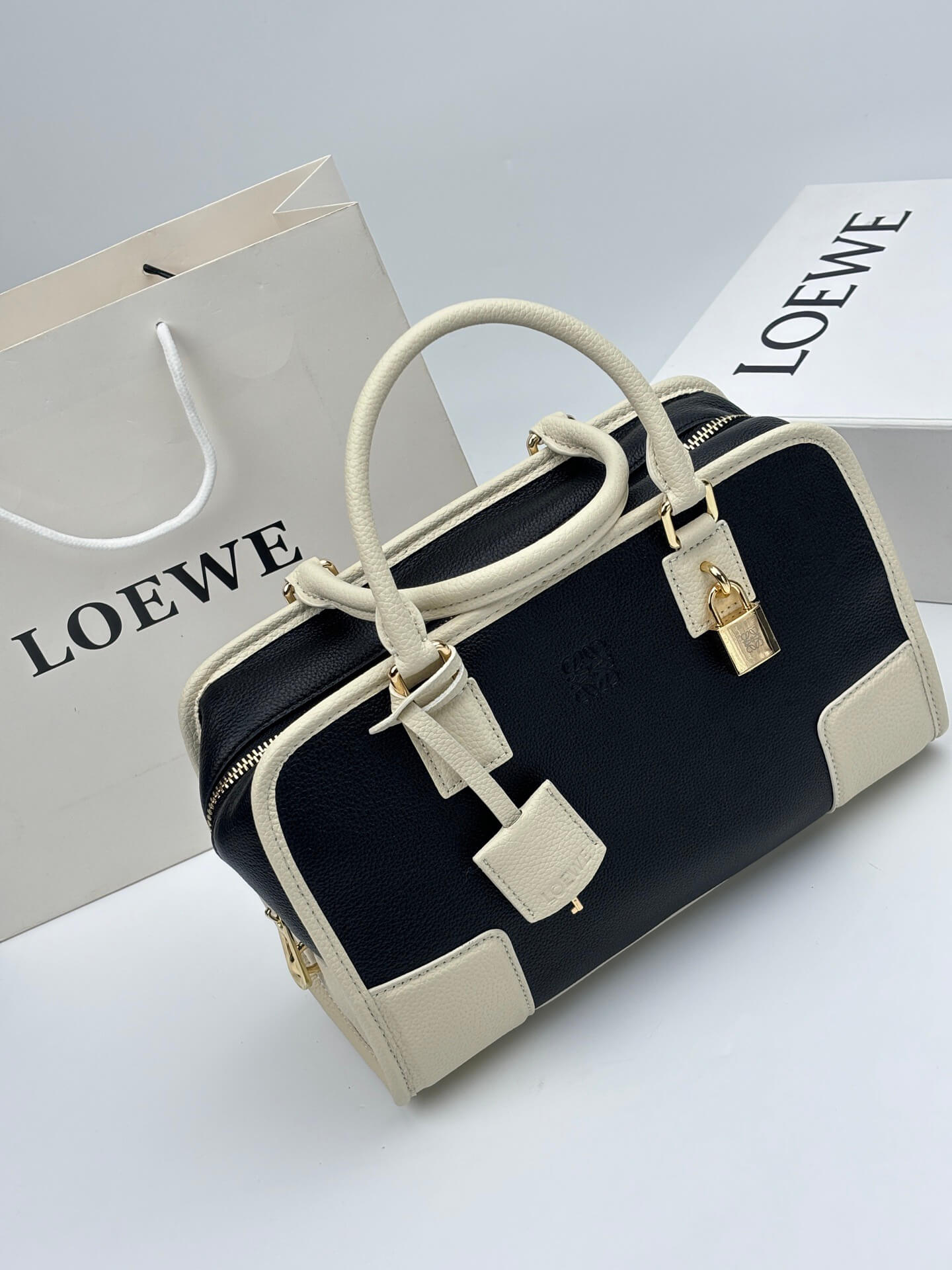 Loewe Amazona 28 Black and Cream Grained Calfskin Leather Top Handle Bag. - Image 2
