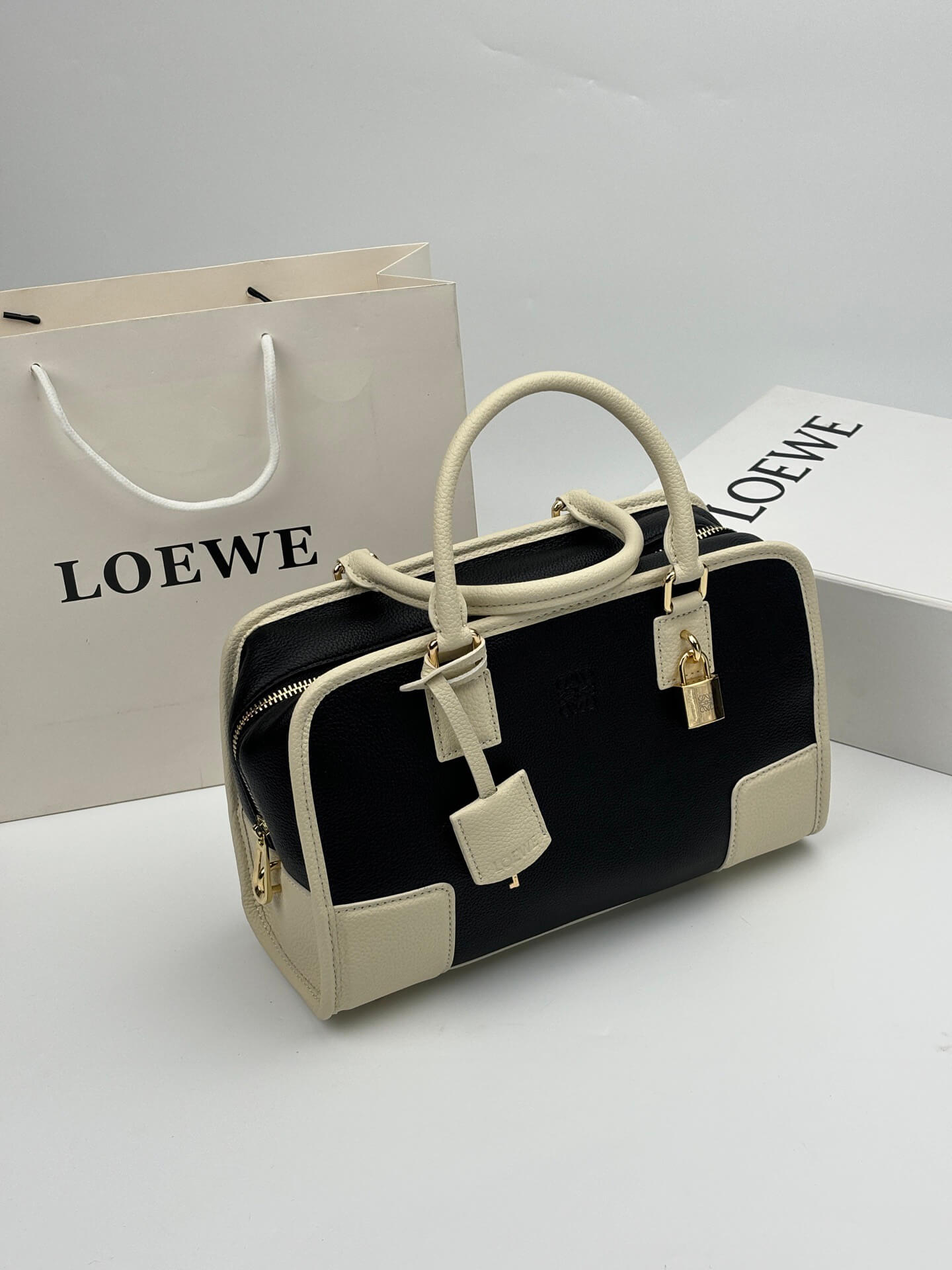 Loewe Amazona 28 Black and Cream Grained Calfskin Leather Top Handle Bag. - Image 7