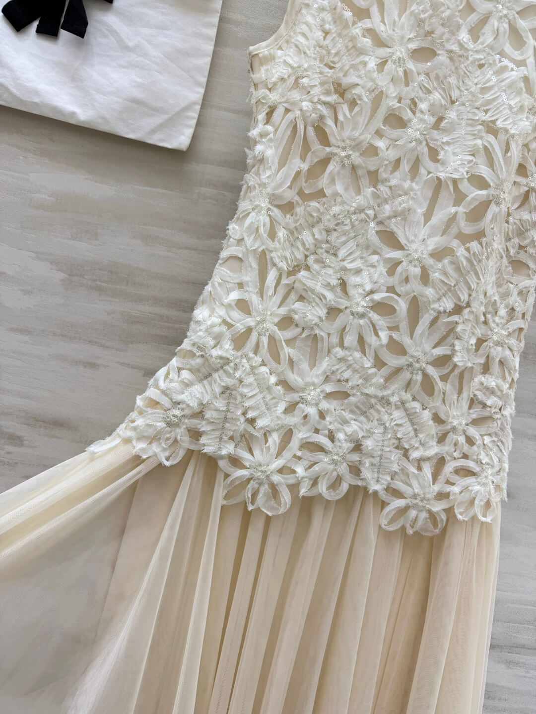 Dior Sleeveless Floral Guipure Lace and Tulle Midi Dress - Image 10