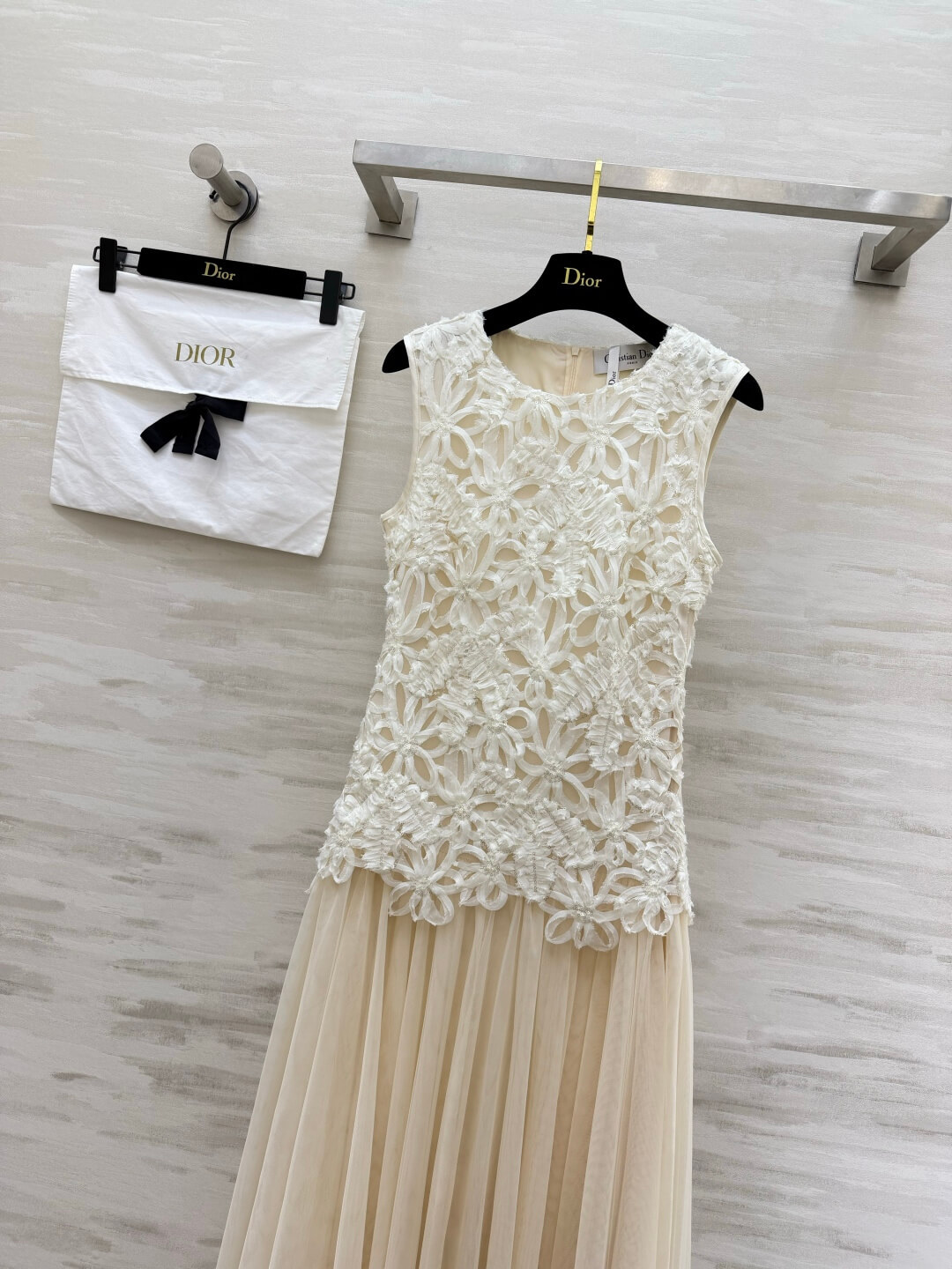 Dior Sleeveless Floral Guipure Lace and Tulle Midi Dress - Image 11