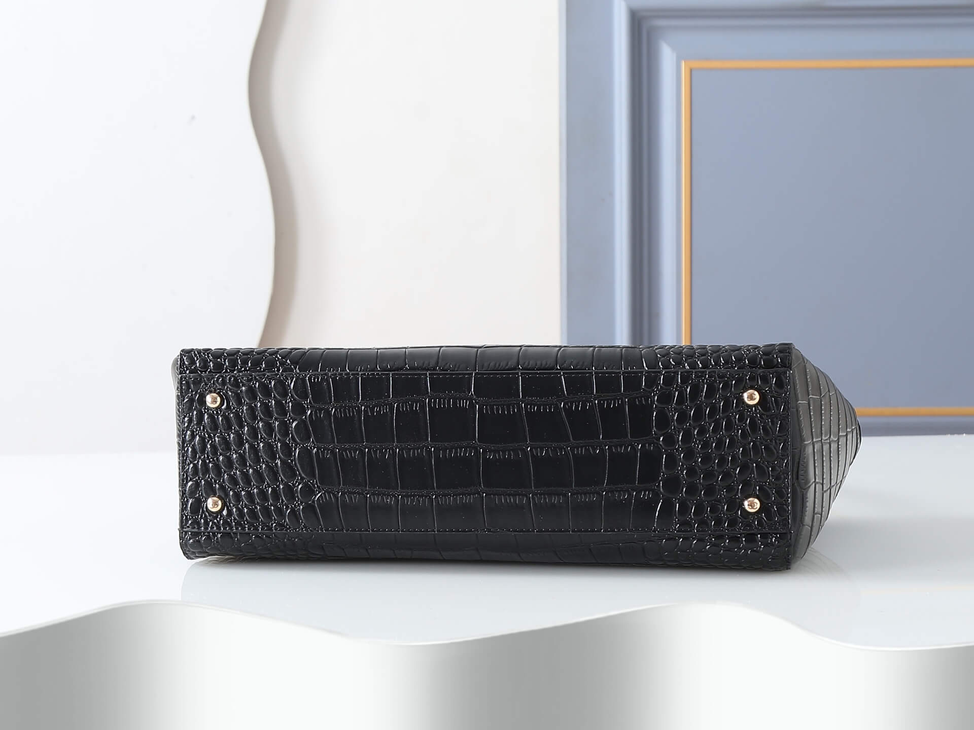 Chanel Black Croc-Embossed Leather Shopping Tote Bag Gold Hardware. - Image 8