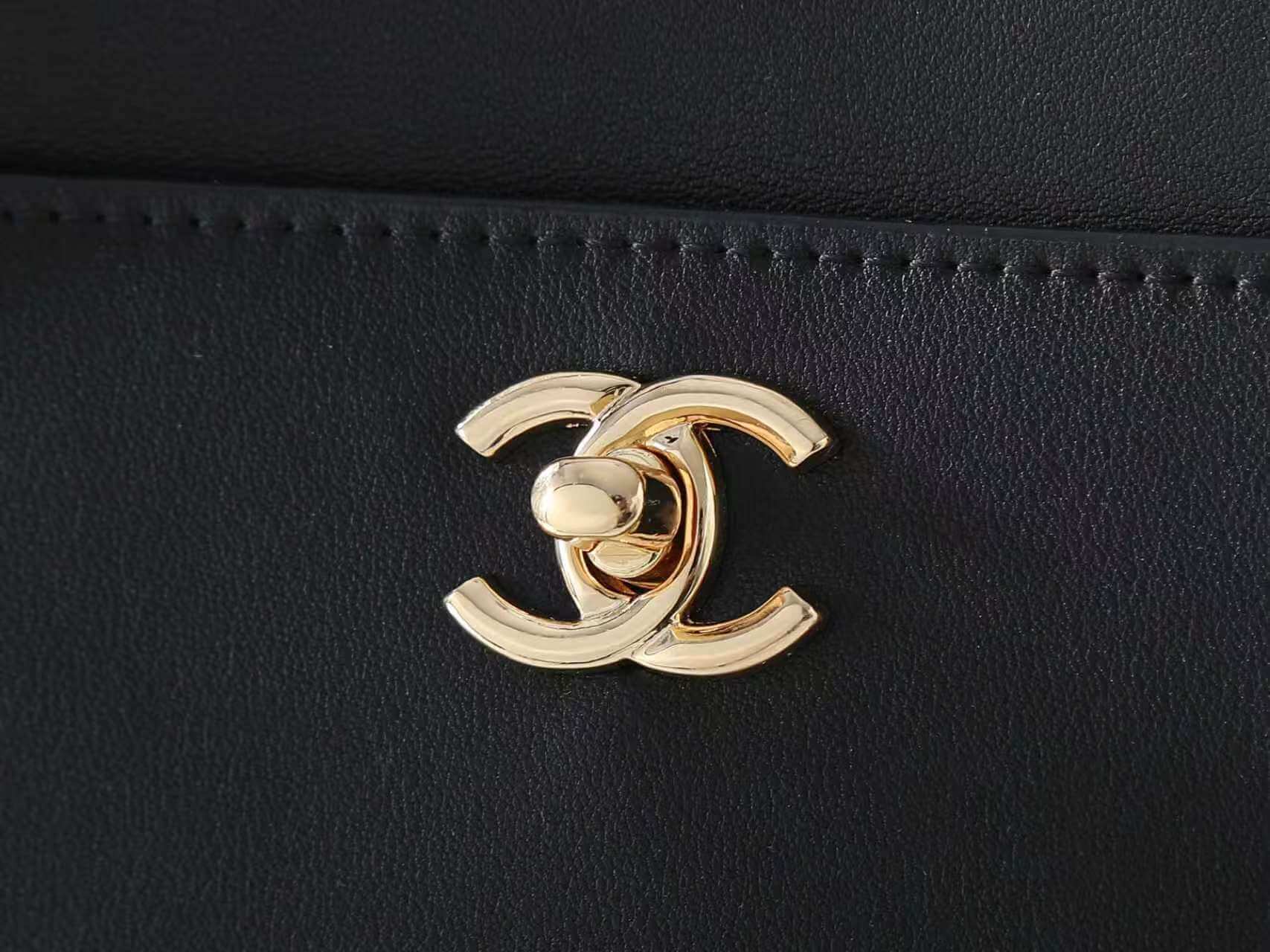 Chanel Black Smooth Calfskin Leather Shopping Tote Bag Gold Hardware. - Image 7