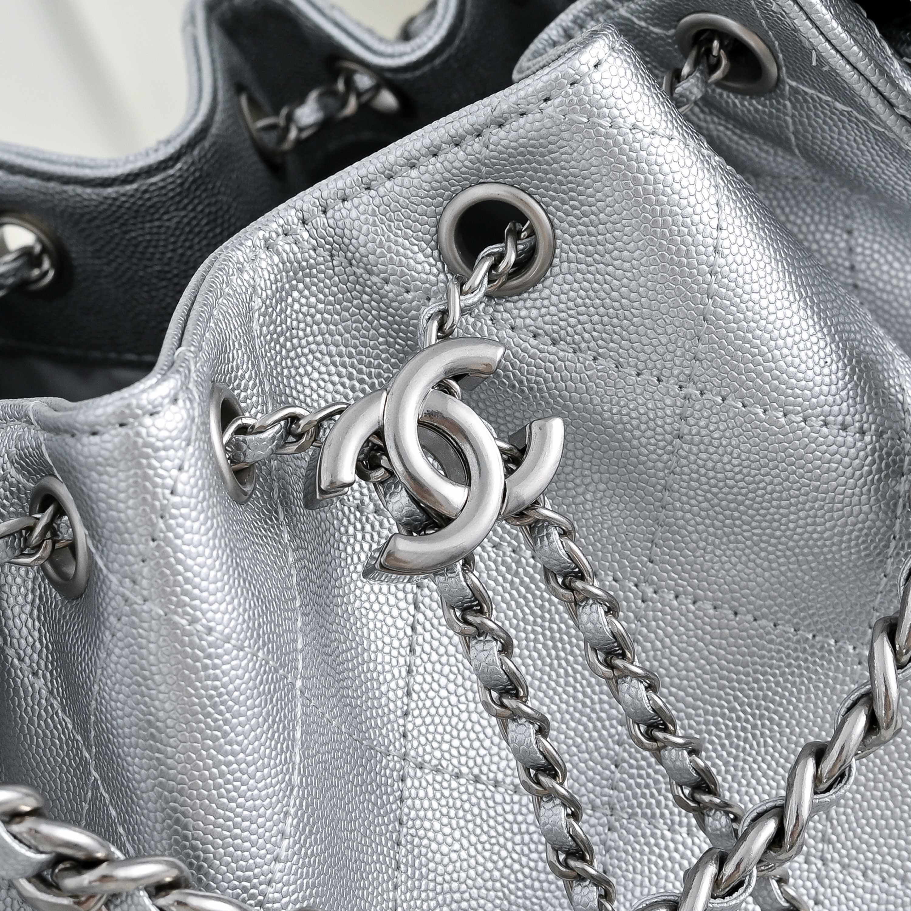 Chanel Quilted Metallic Silver Leather Hobo Bag with Silver-Tone Chain Hardware. - Image 5