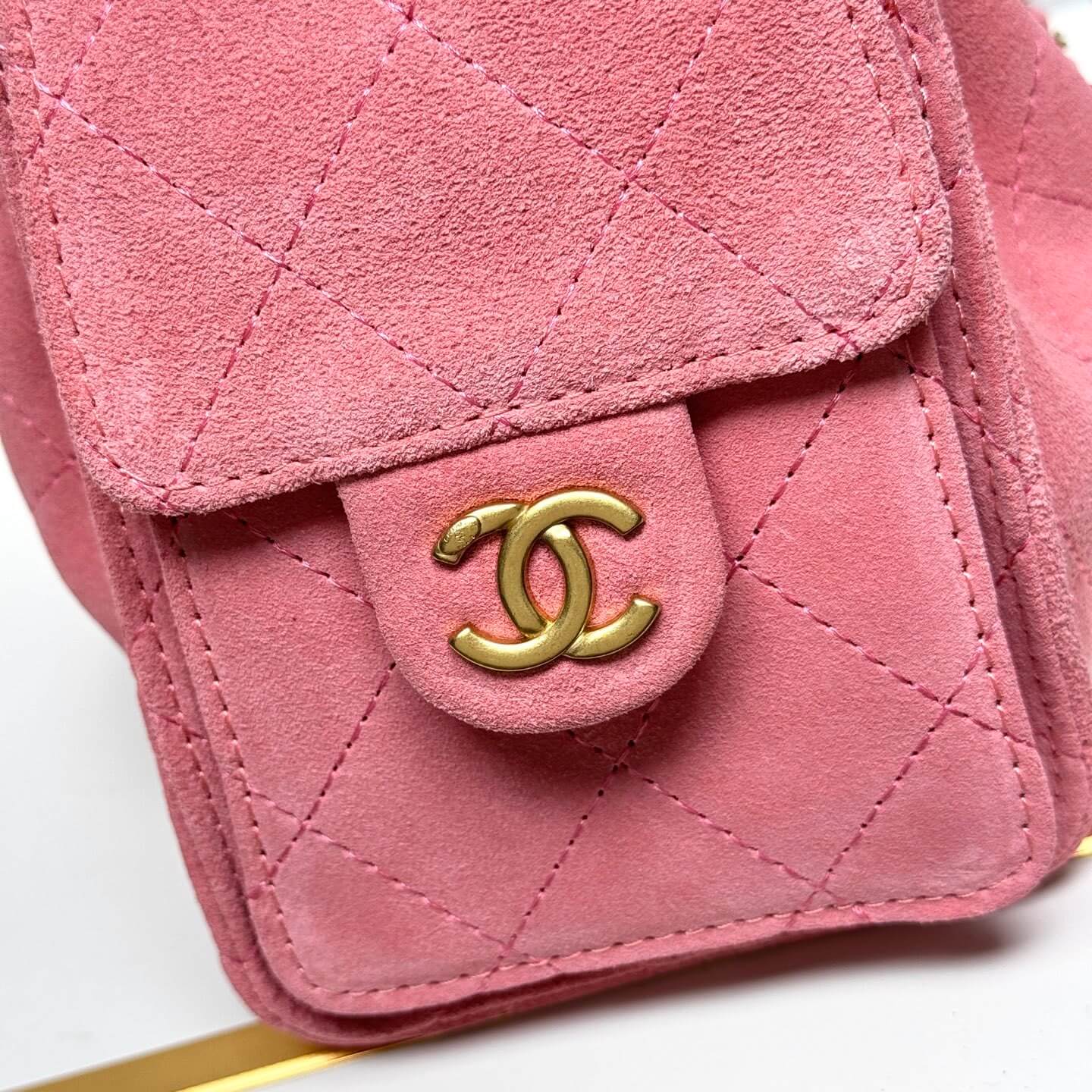 Chanel Quilted Pink Suede Hobo Bag with Gold-Tone Chain Hardware. - Image 2