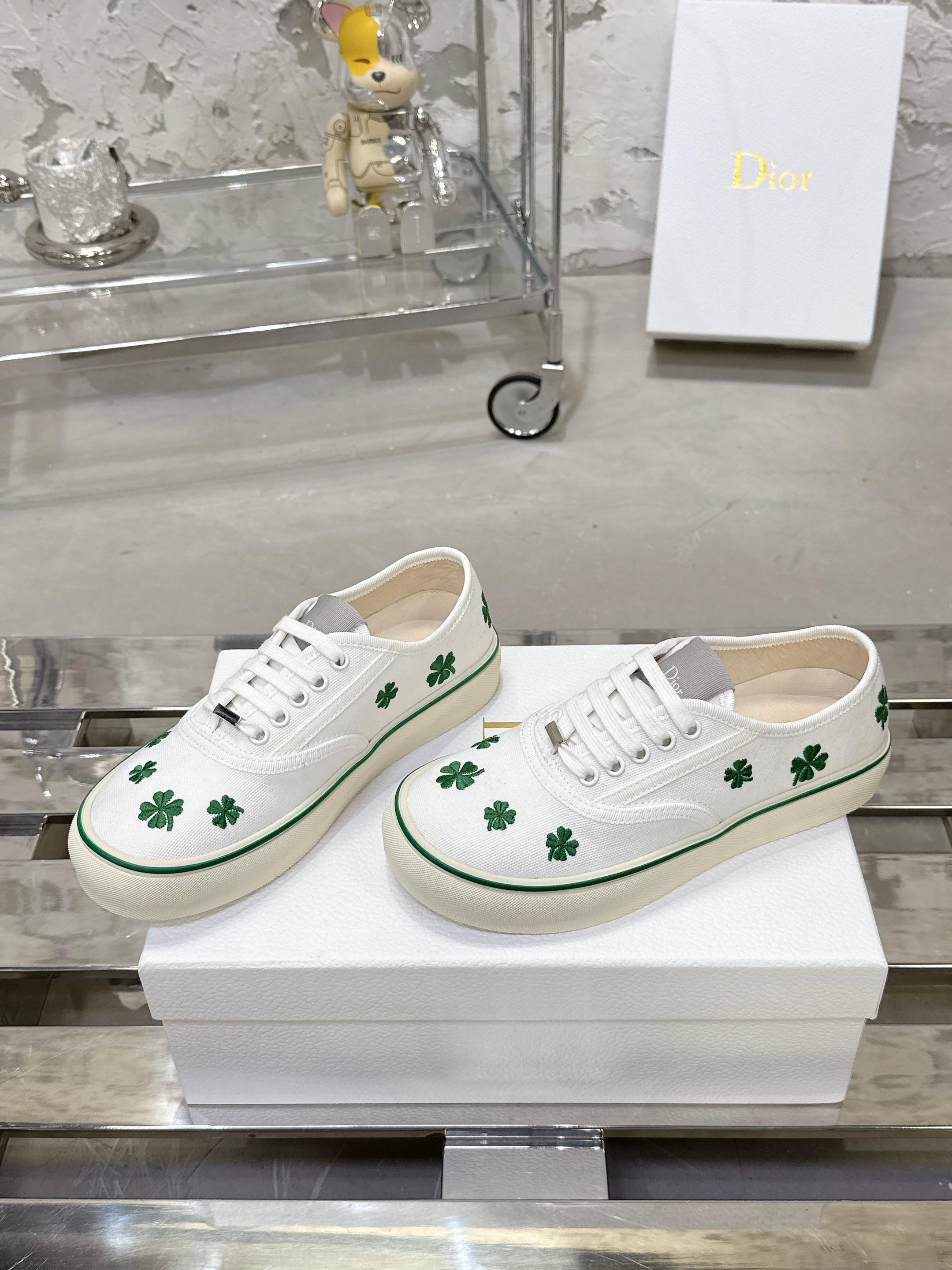 Dior Saltwind White & Green Clover Low-Top Sneakers - Image 6