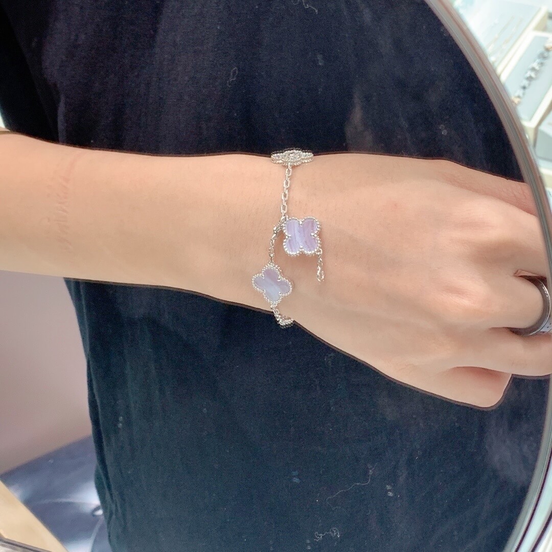 Van Cleef & Arpels Vintage Alhambra 5 Motif Bracelet – Blue Chalcedony & Diamond Style - Image 6
