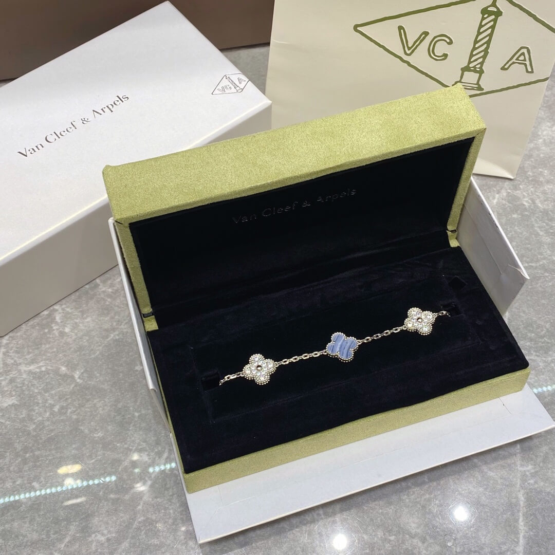 Van Cleef & Arpels Vintage Alhambra 5 Motif Bracelet – Purple Chalcedony & Diamond Style - Image 9