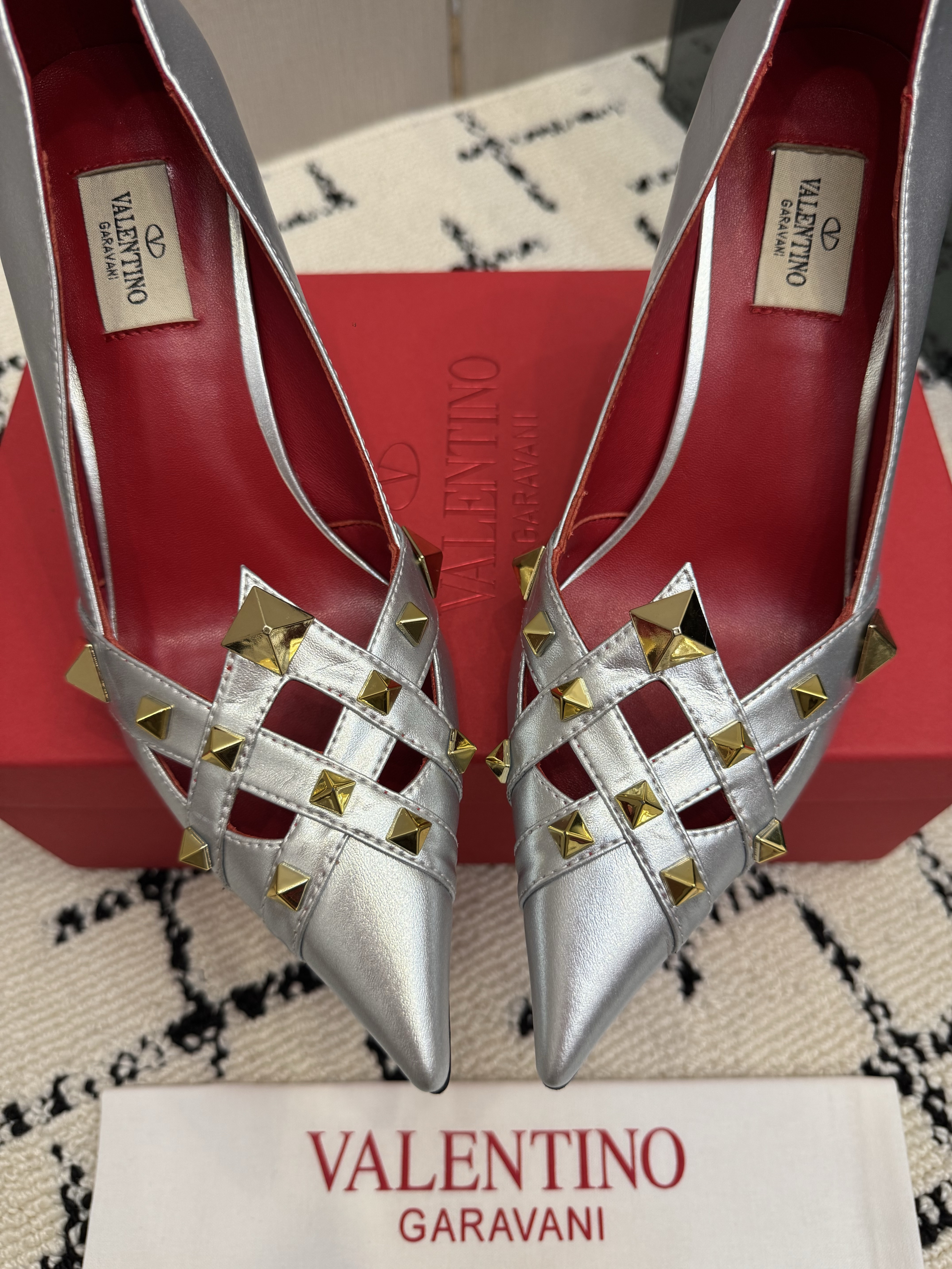 Valentino Garavani Metallic Silver Studdy Kidskin Pumps 100mm - Image 6