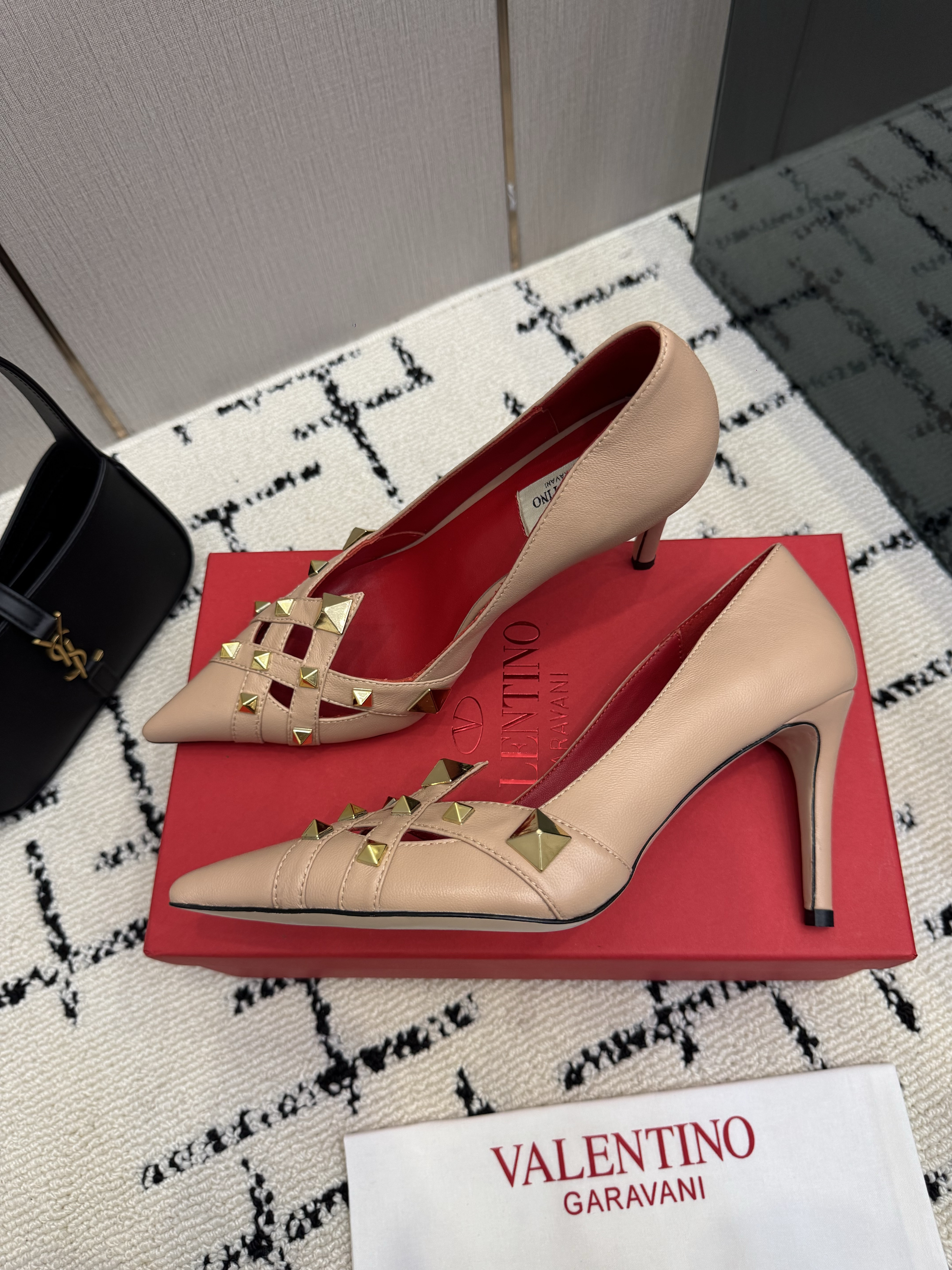 Valentino Garavani Studdy Kidskin Pumps 100mm