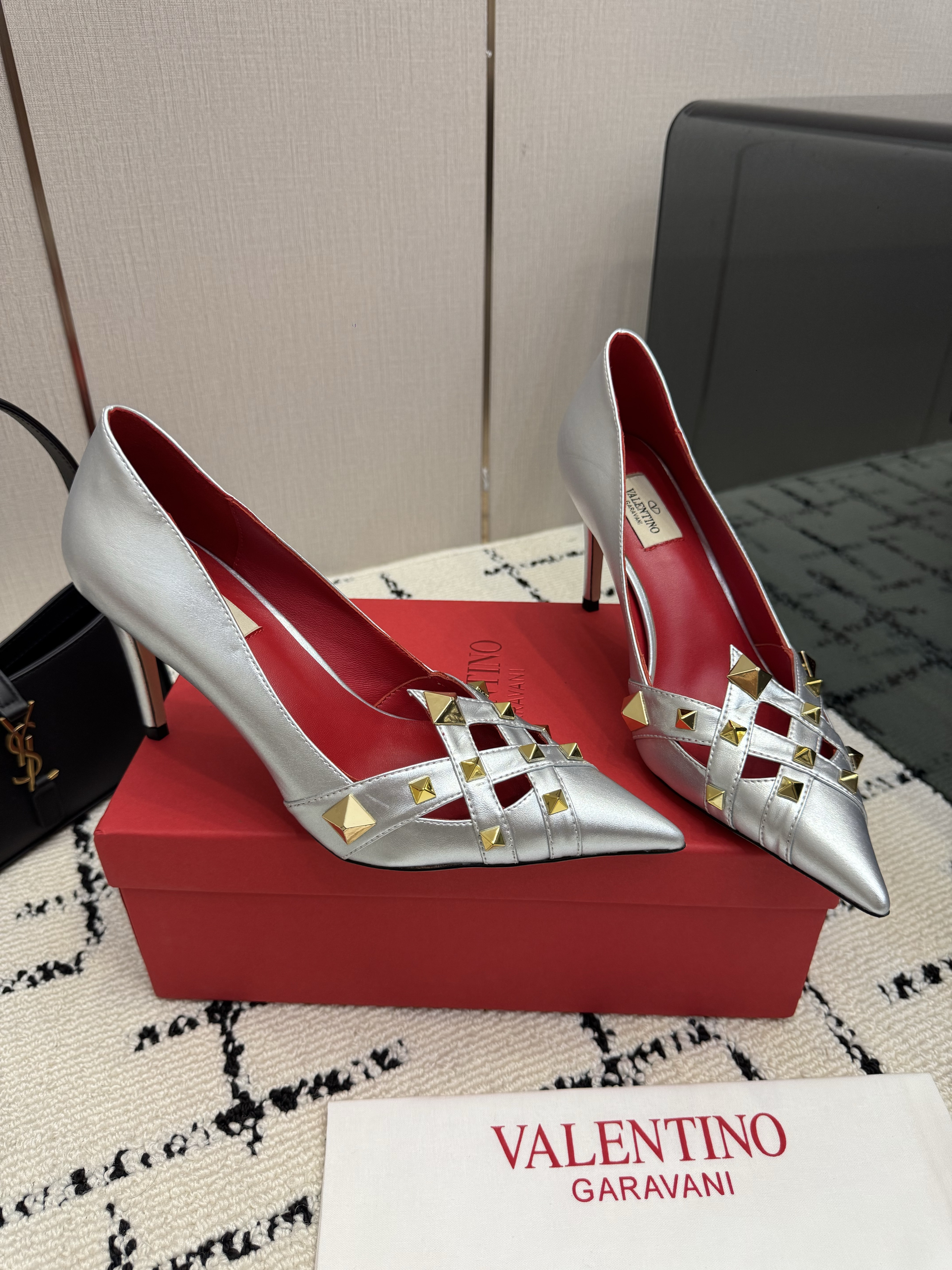 Valentino Garavani Metallic Silver Studdy Kidskin Pumps 100mm - Image 3