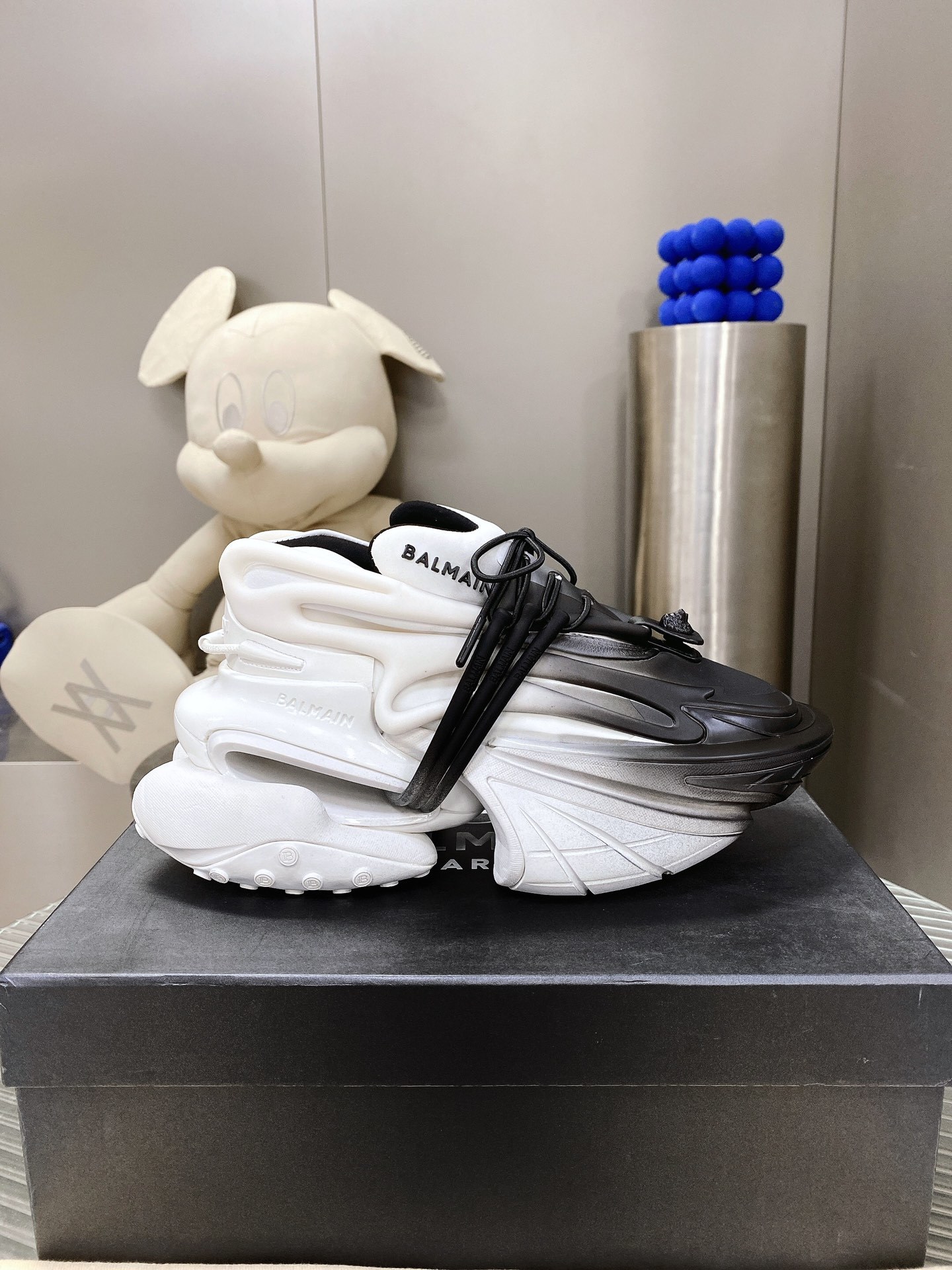 Balmain Unicorn Low-Top White Black Gradient Sneakers - Image 3