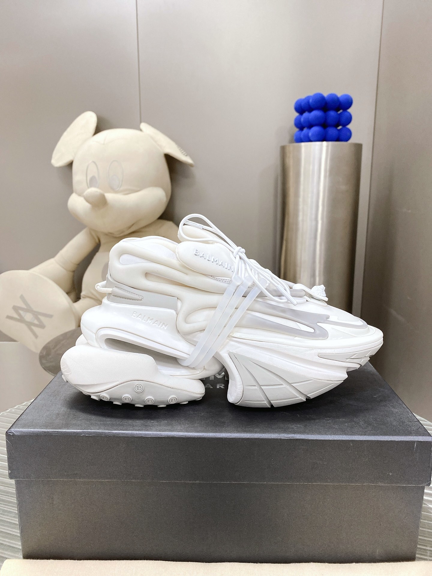 Balmain Unicorn Low-Top White Grey Sneakers