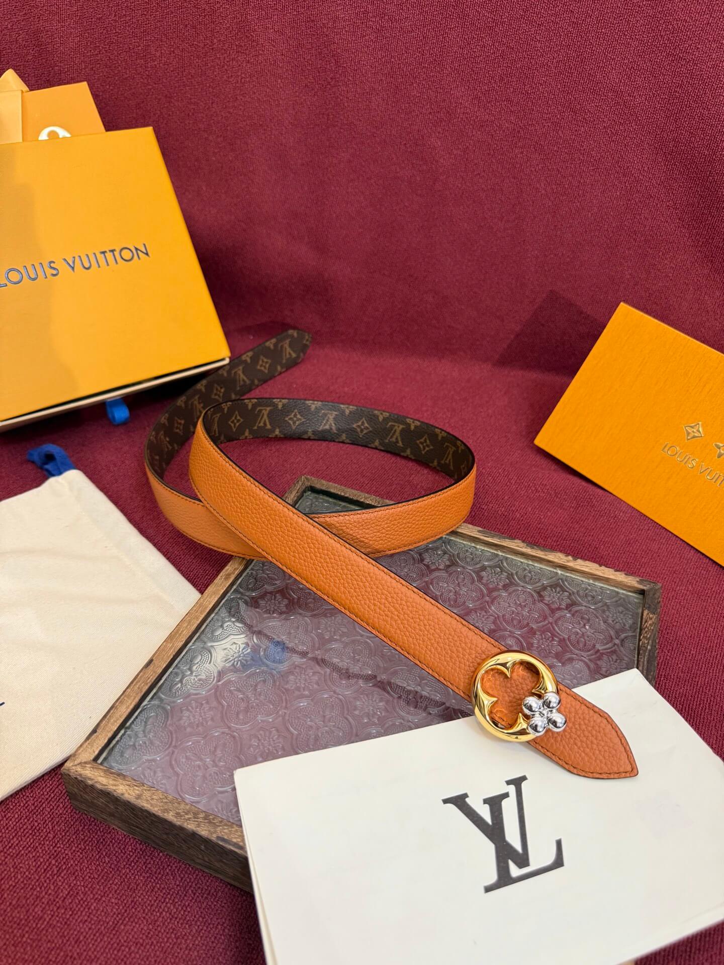 Louis Vuitton LV Flowergram Round Reversible Belt Cognac Leather Monogram Canvas Gold Silver Hardware. - Image 3