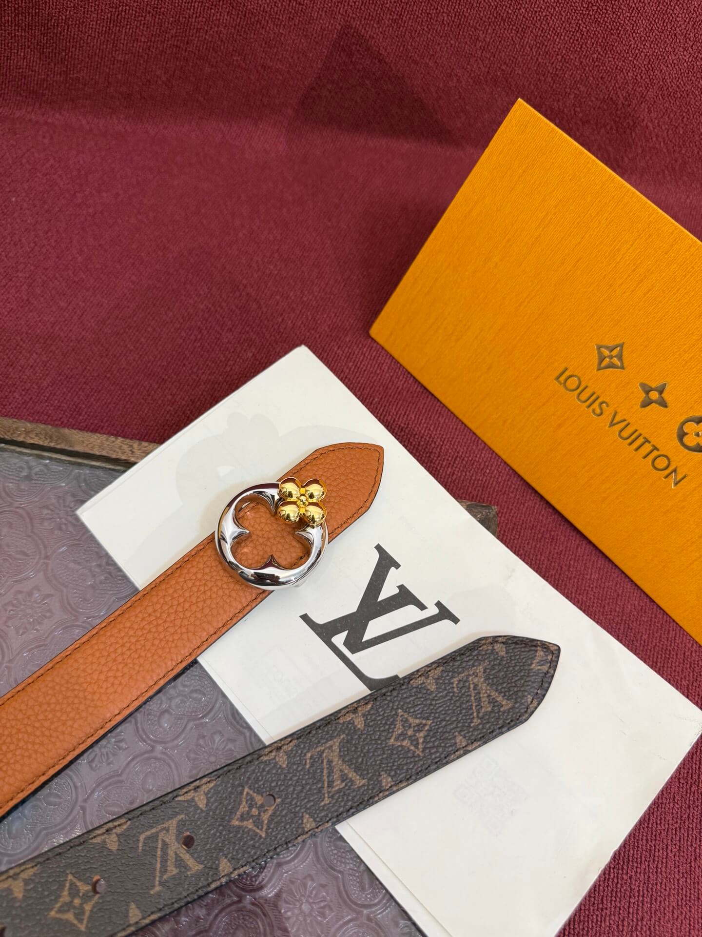 Louis Vuitton LV Flowergram Round Reversible Belt Cognac Leather Monogram Canvas Gold Silver Hardware. - Image 6