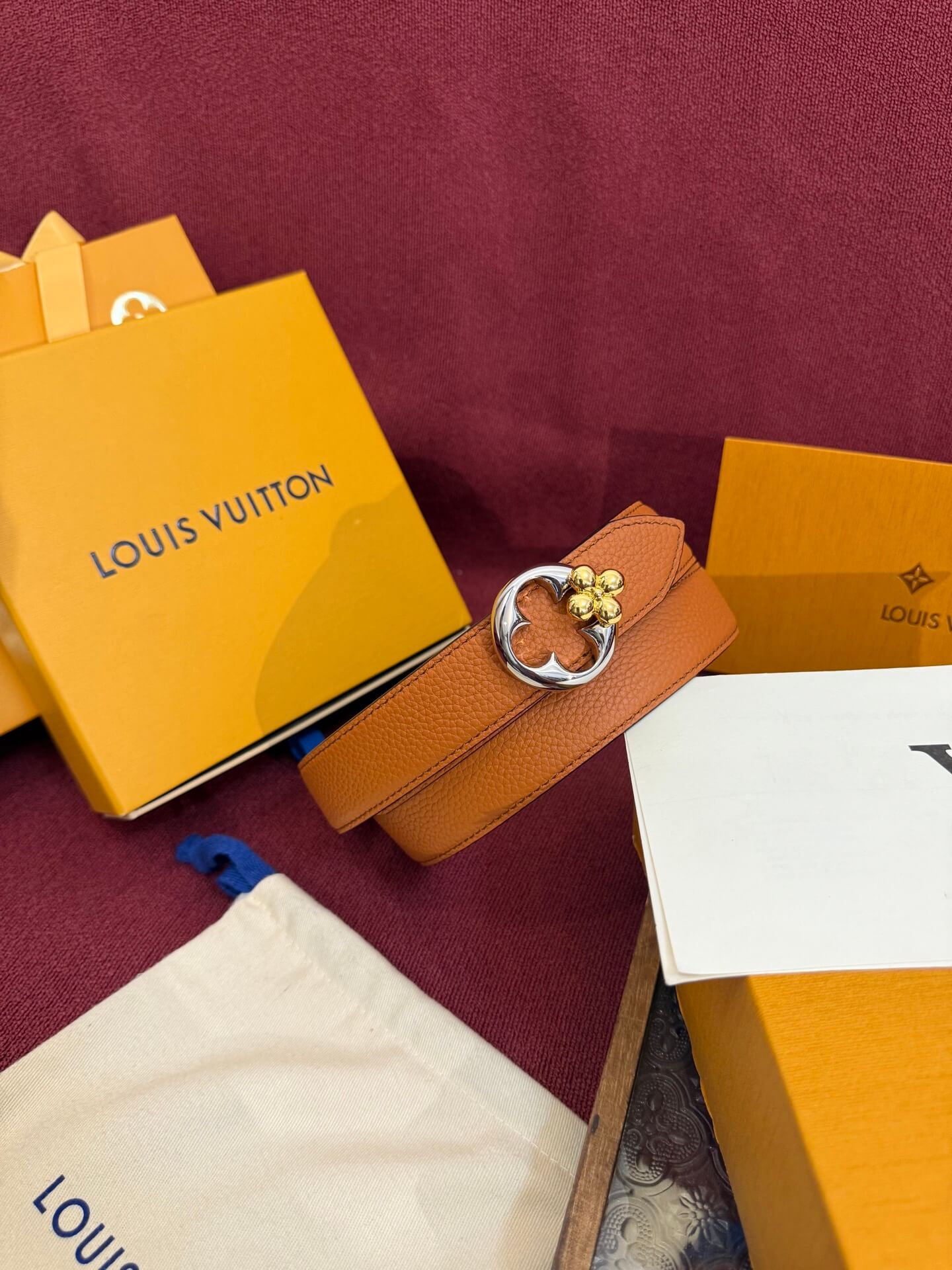 Louis Vuitton LV Flowergram Round Reversible Belt Cognac Leather Monogram Canvas Gold Silver Hardware. - Image 7