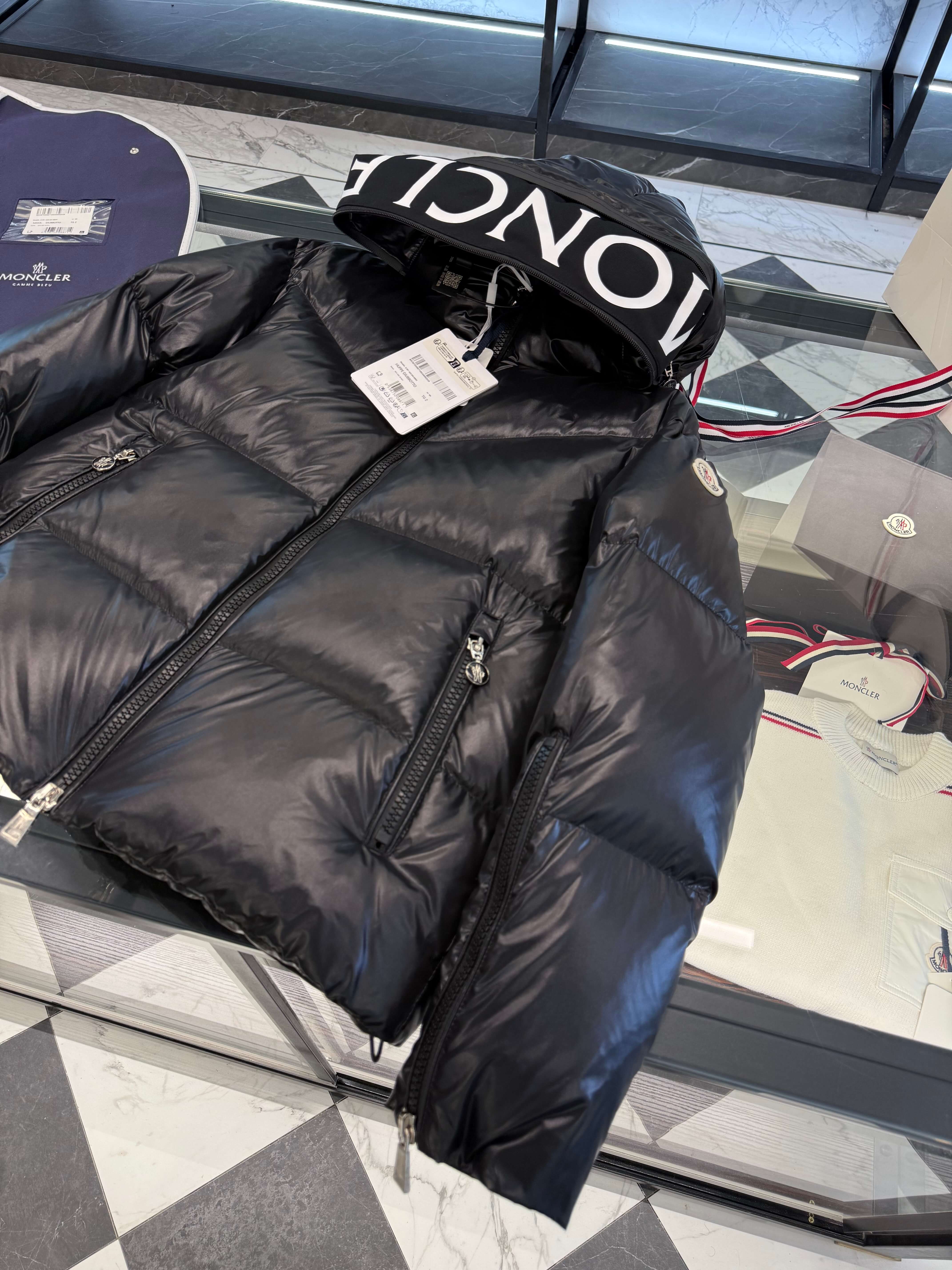 Moncler Huppelong Long Down Coat in Black - Image 10