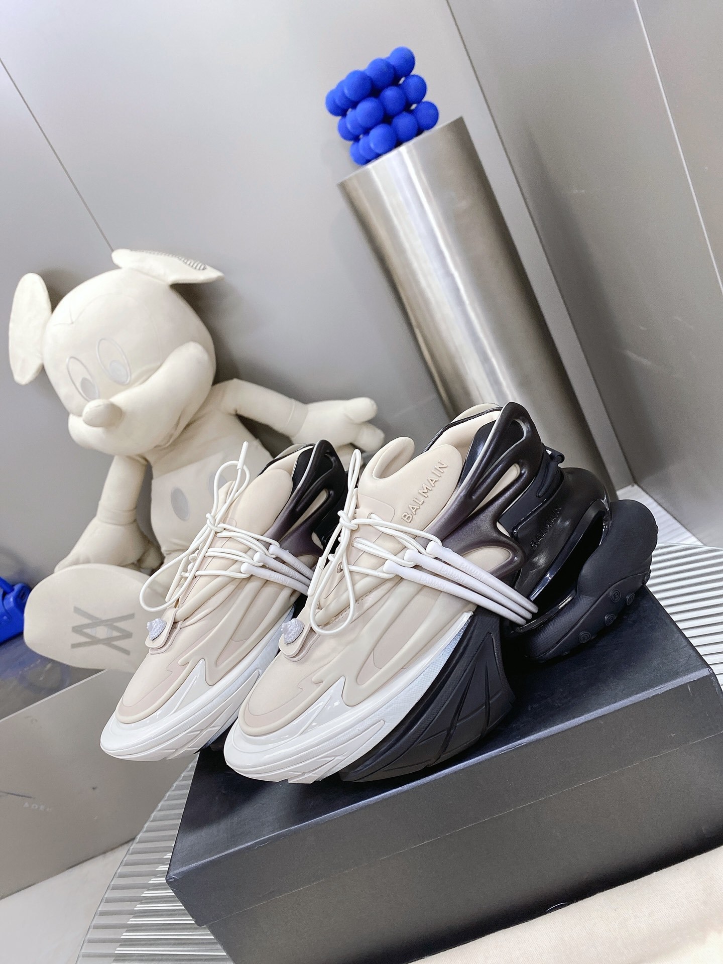 Balmain Unicorn Low-Top Ivory & Black Gradient Sneakers
