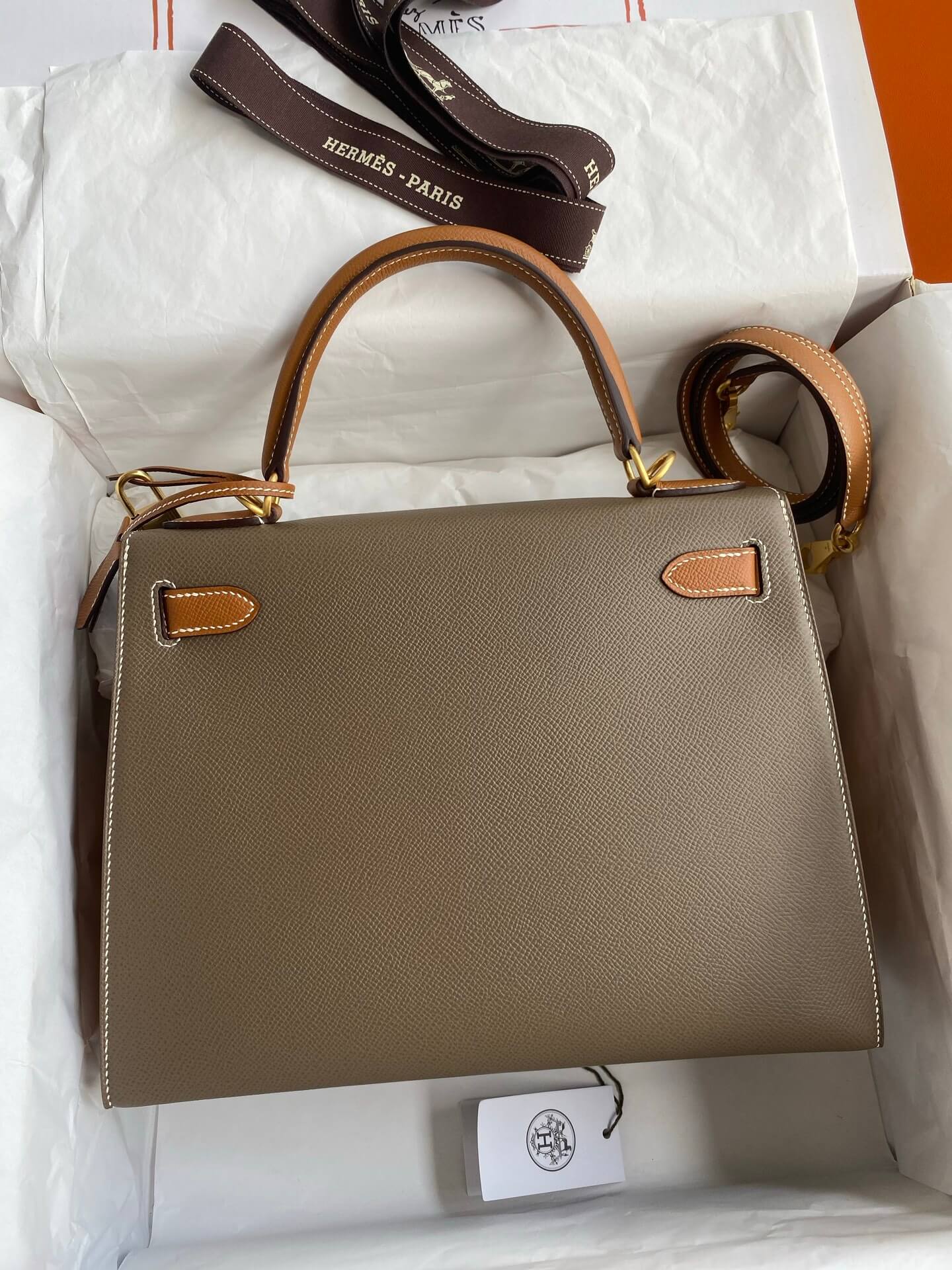 Hermès Kelly 25 Sellier Tri-Color Epsom Leather Bag with Gold Hardware - Image 3