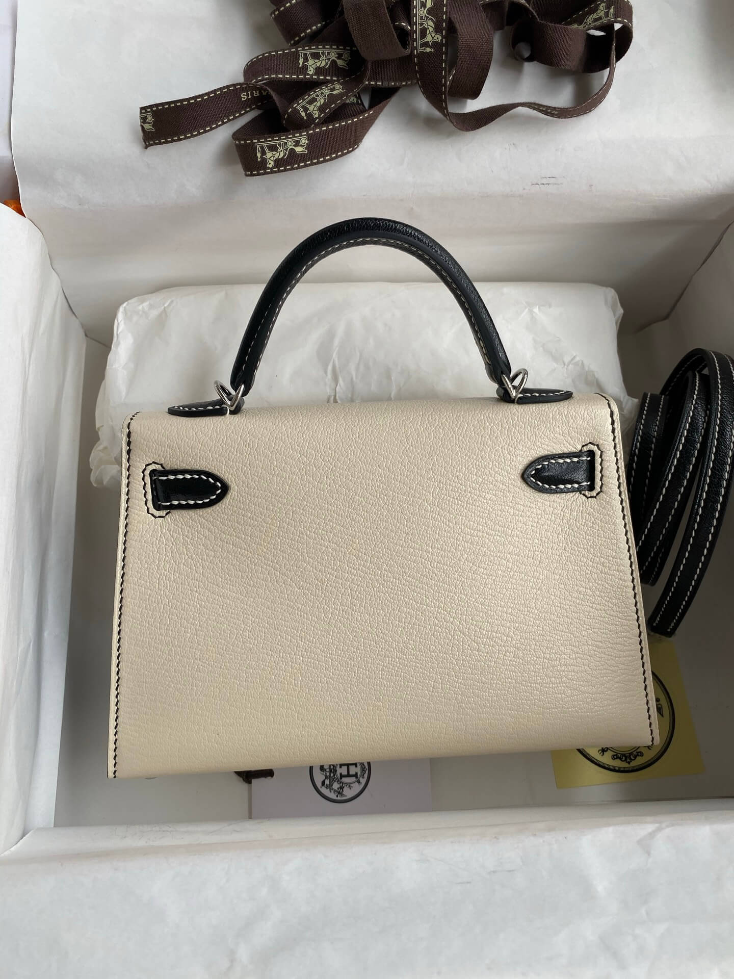 Hermès Mini Kelly II 20 Special Order (HSS) Bicolor Craie & Noir Epsom Leather with Palladium Hardware (PHW) - Image 2