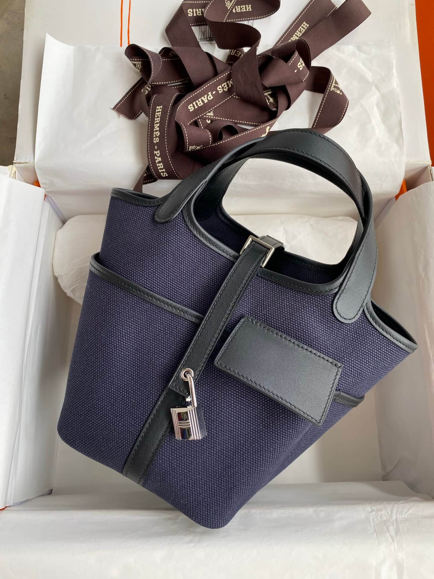 Hermès Picotin Cargo 18 Canvas and Leather Tote Bag in Black - Image 2
