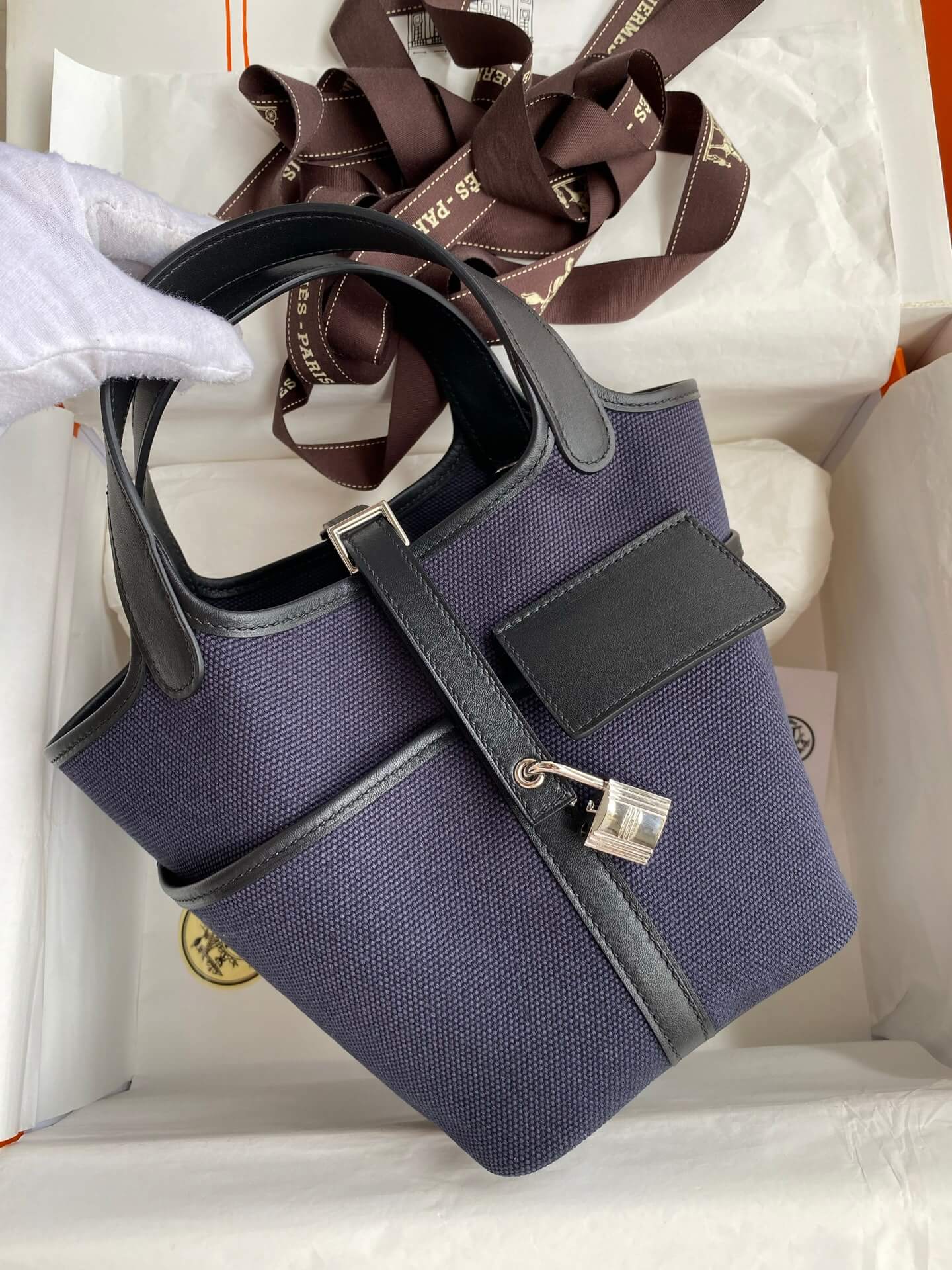 Hermès Picotin Cargo 18 Canvas and Leather Tote Bag in Black - Image 4