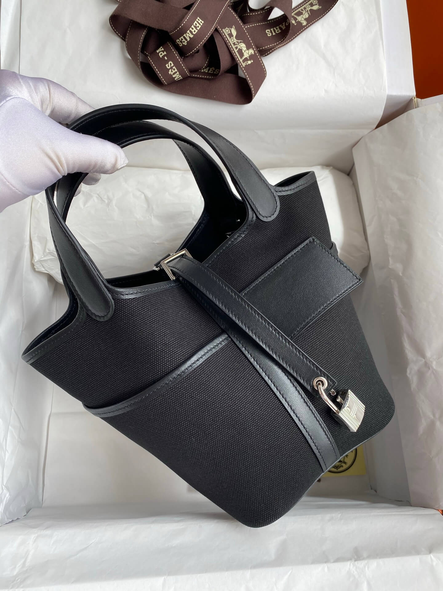 Hermès Picotin Cargo 18 Canvas and Leather Tote Bag in Black - Image 6