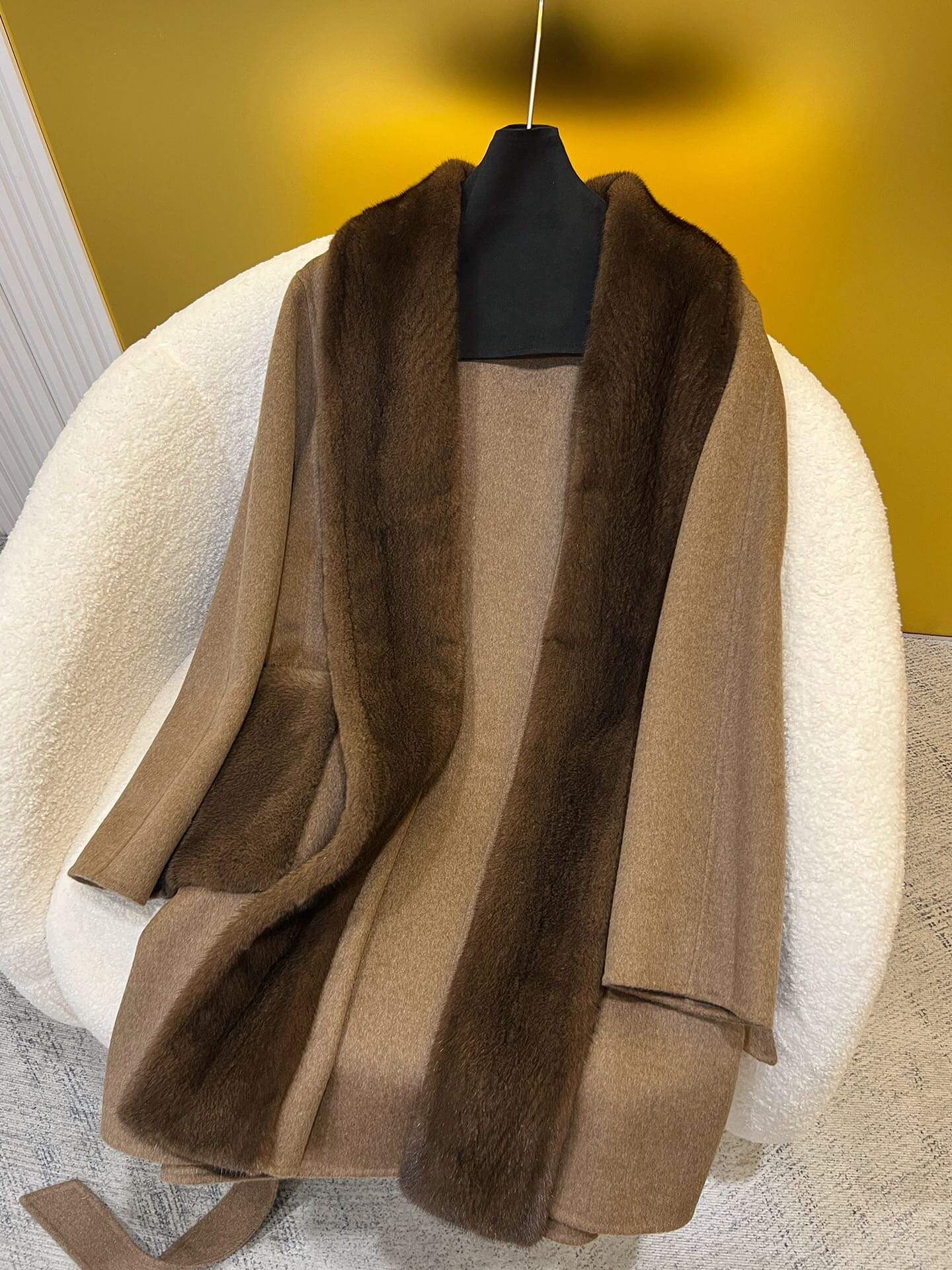 Max Mara Mink Fur Collar and Pocket Trim Double-Face Cashmere Belted Wrap Coat - Image 5