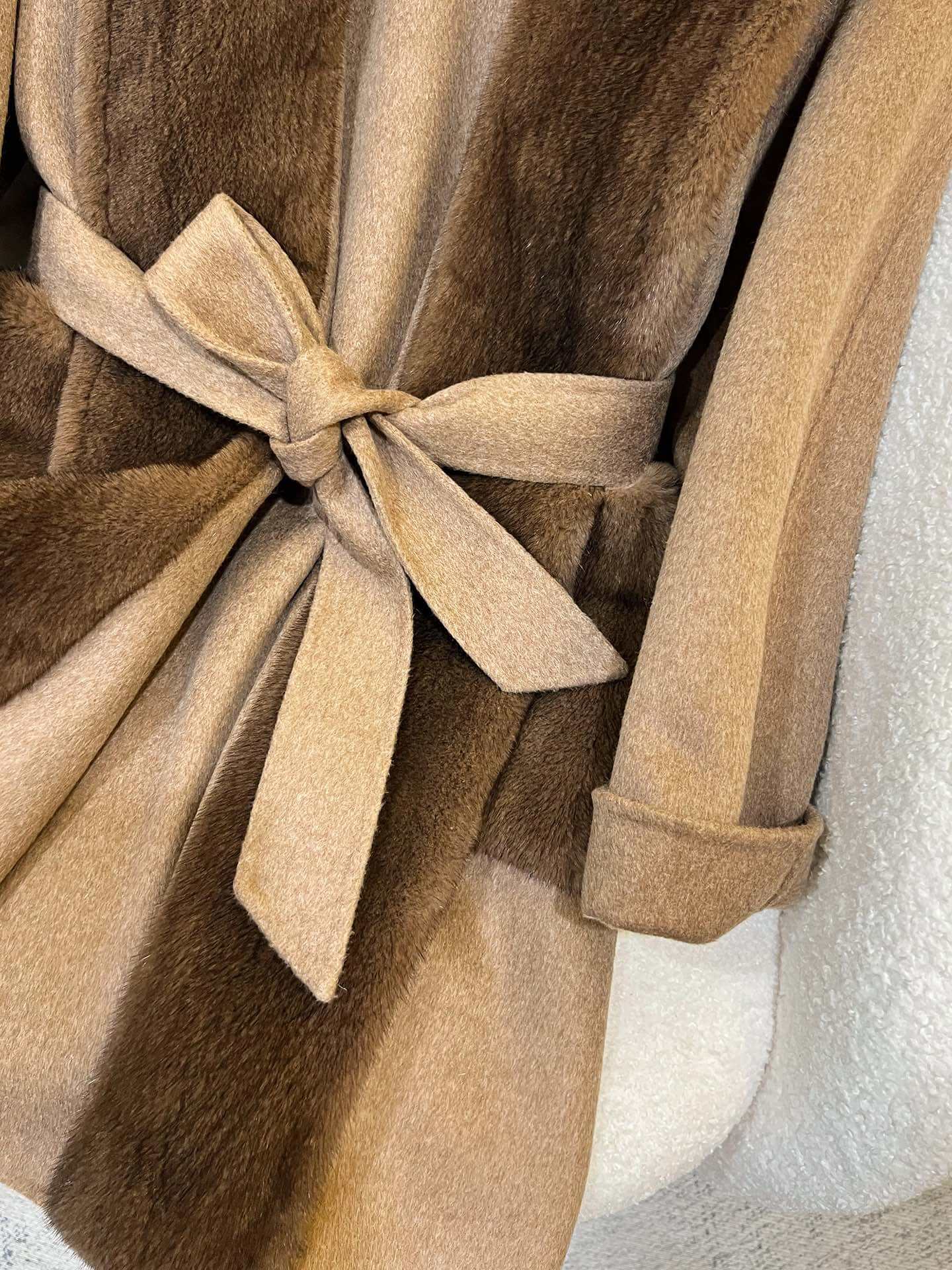 Max Mara Mink Fur Collar and Pocket Trim Double-Face Cashmere Belted Wrap Coat - Image 8